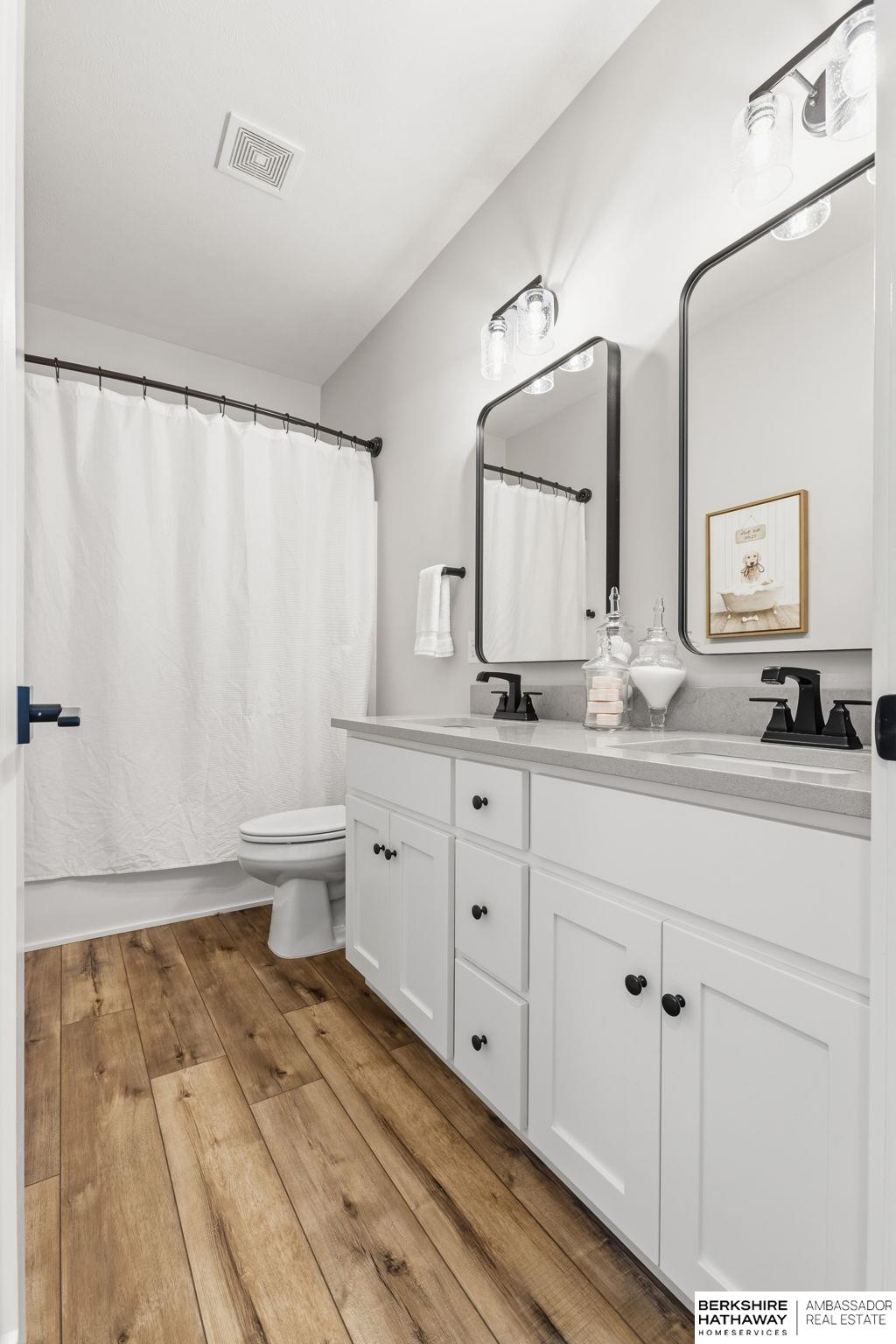 11511 Cooper Street, Papillion, NE, 68046