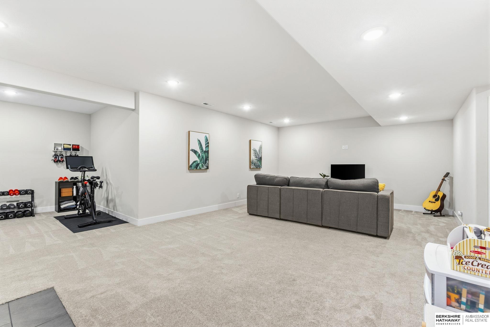 11511 Cooper Street, Papillion, NE, 68046