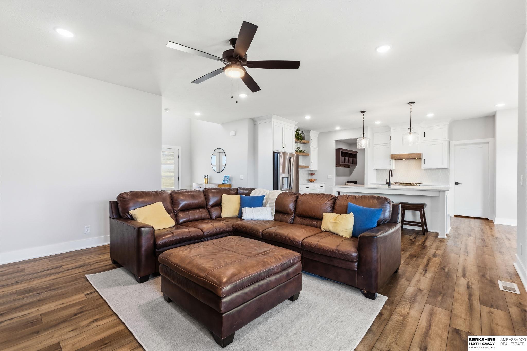 11511 Cooper Street, Papillion, NE, 68046