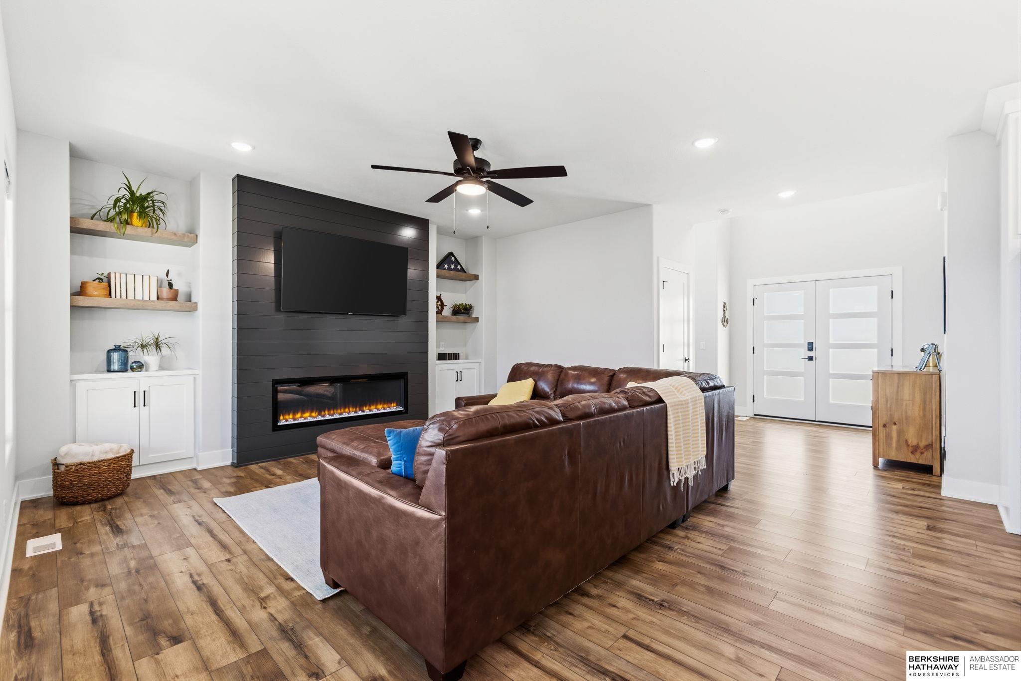 11511 Cooper Street, Papillion, NE, 68046