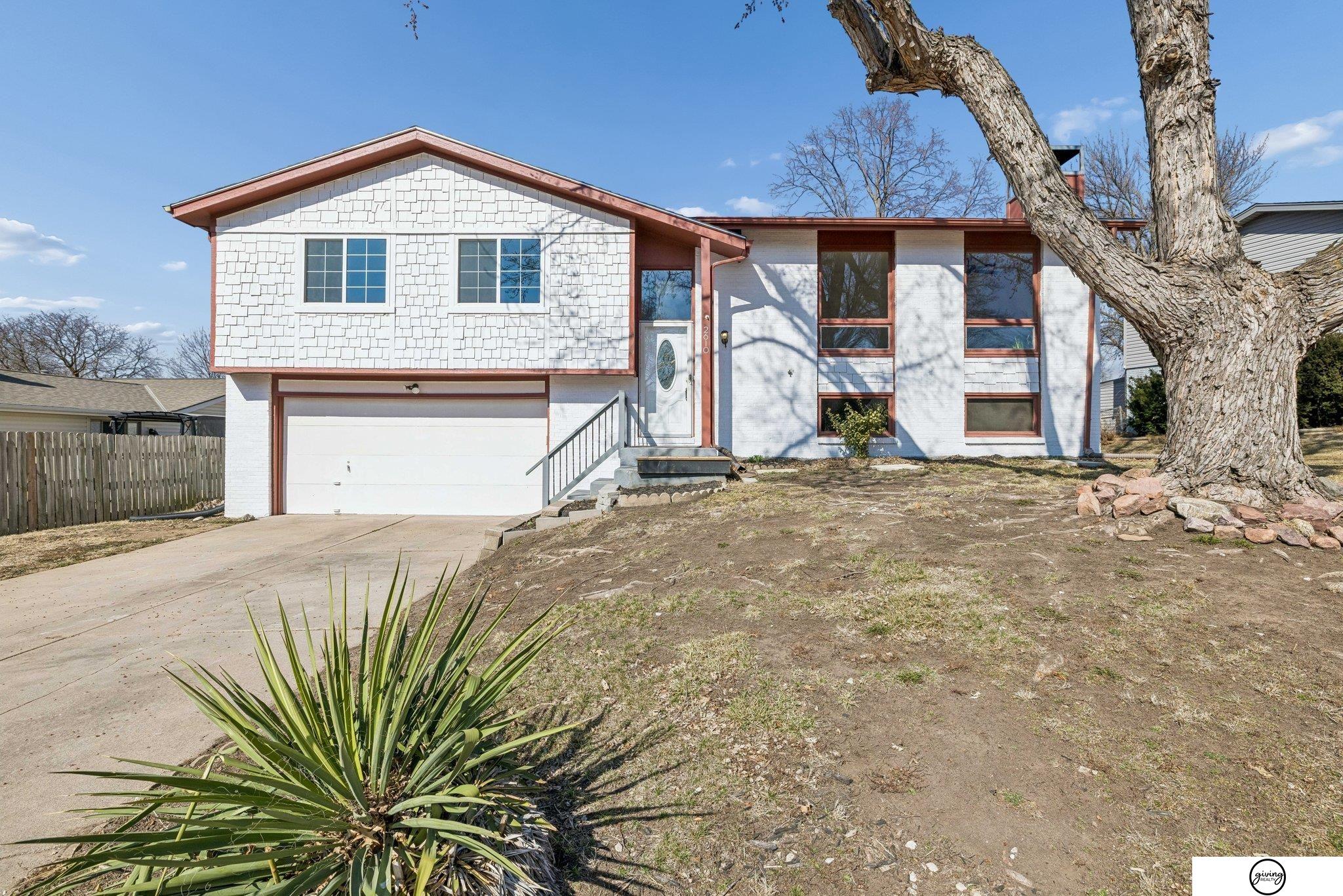 2610 Surrey Court, Lincoln, NE, 68512