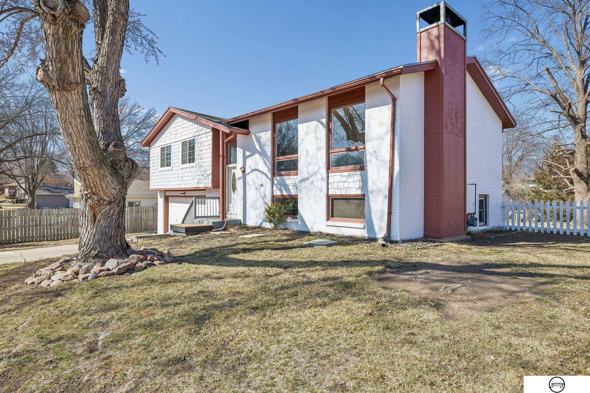 2610 Surrey Court, Lincoln, NE, 68512