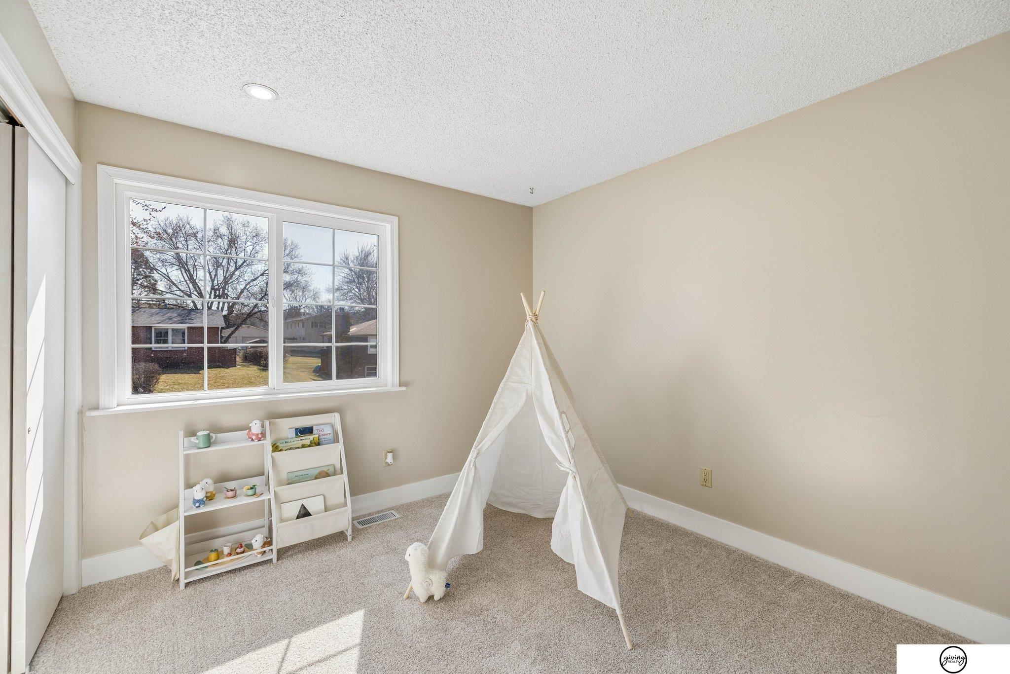 2610 Surrey Court, Lincoln, NE, 68512