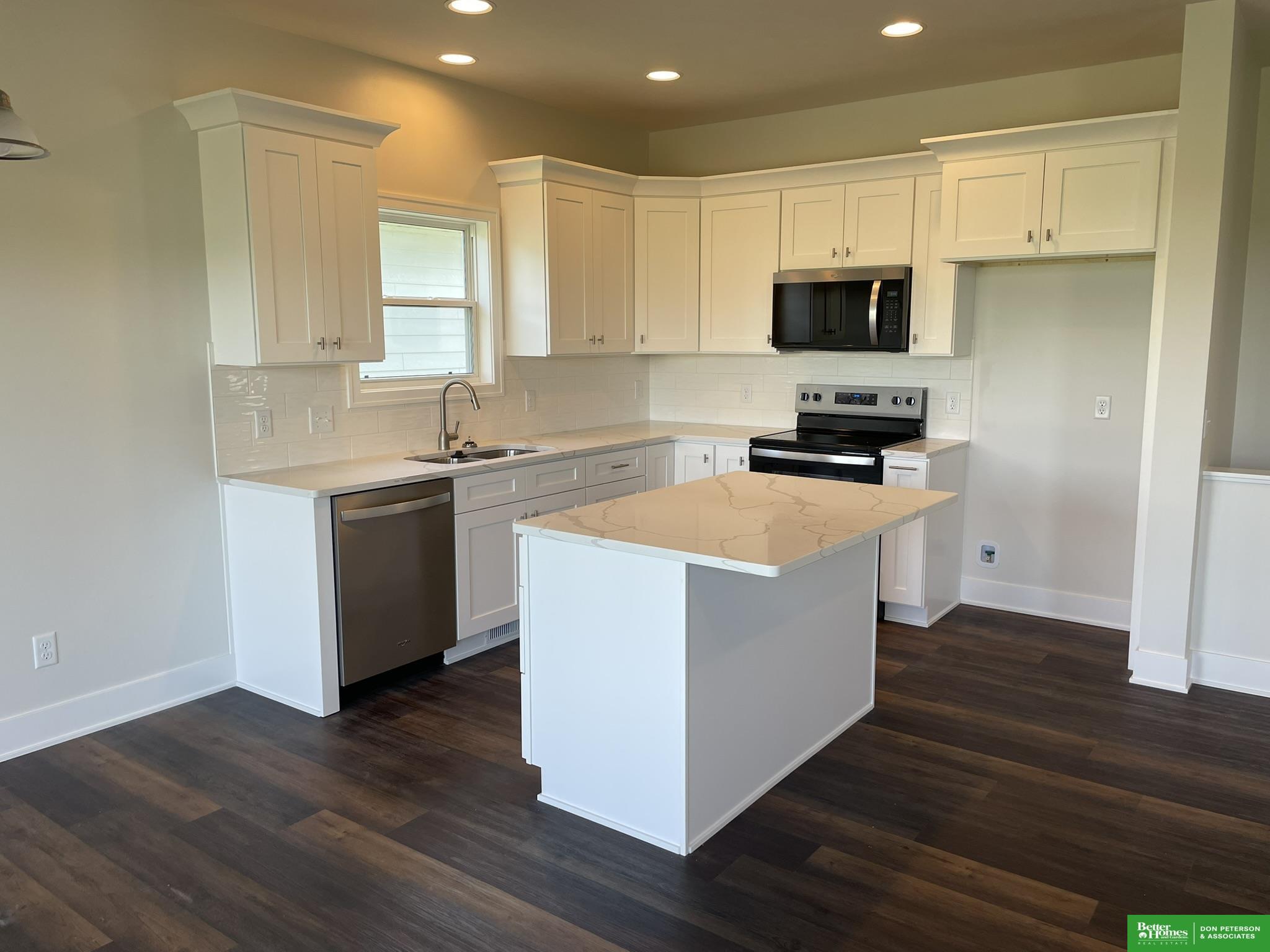 465 Thornbird Drive, Fremont, NE 68025 — MLS #22606215 — photo 7 of 19