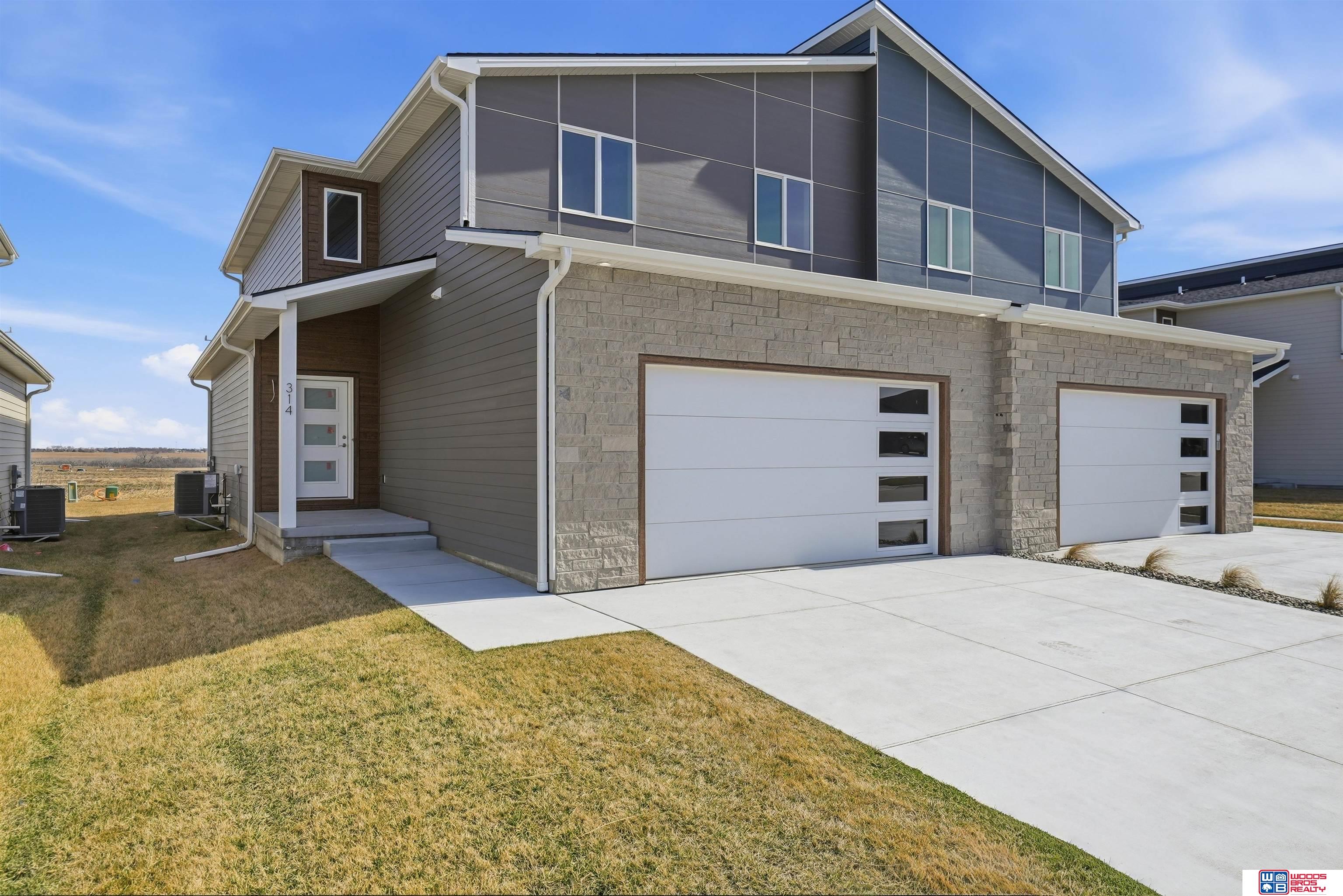 222 105th Street, Lincoln, NE, 68527
