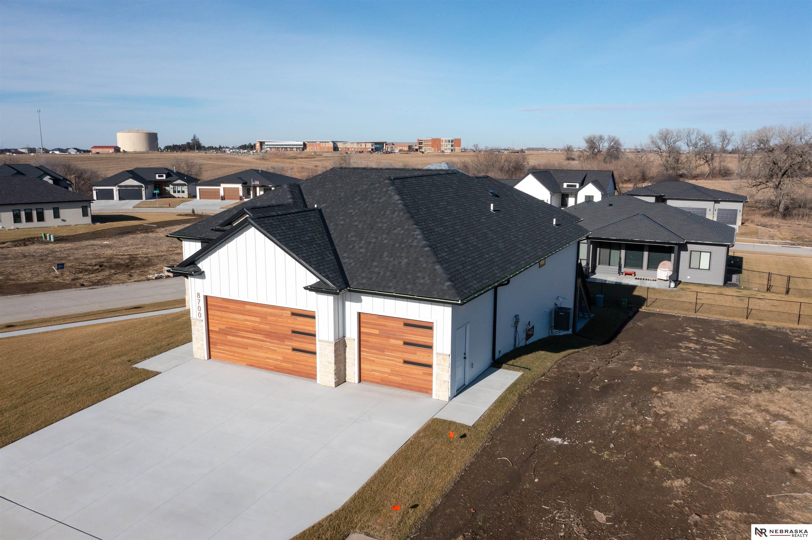 8700 Honeybee Lane, Lincoln, NE, 68526