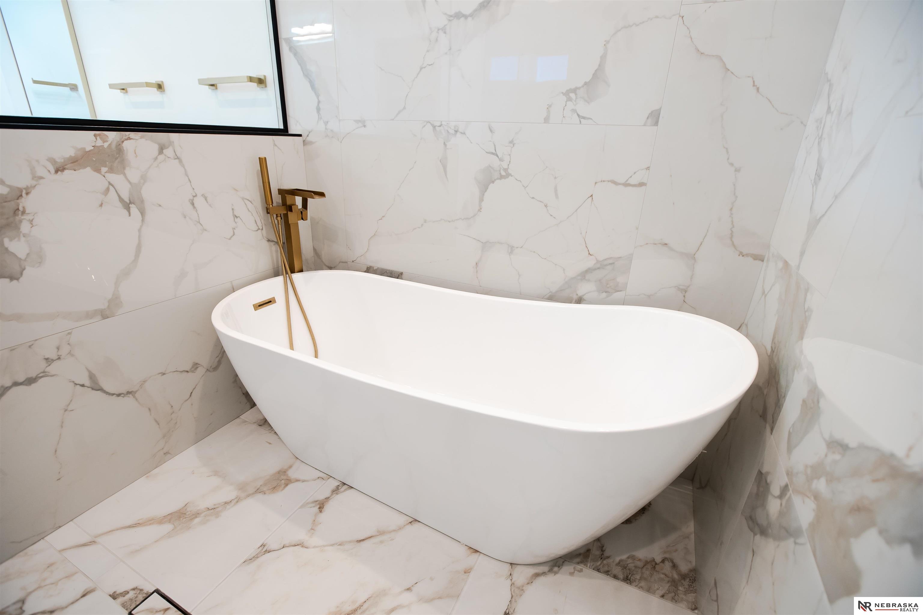 8700 Honeybee Lane, Lincoln, NE, 68526