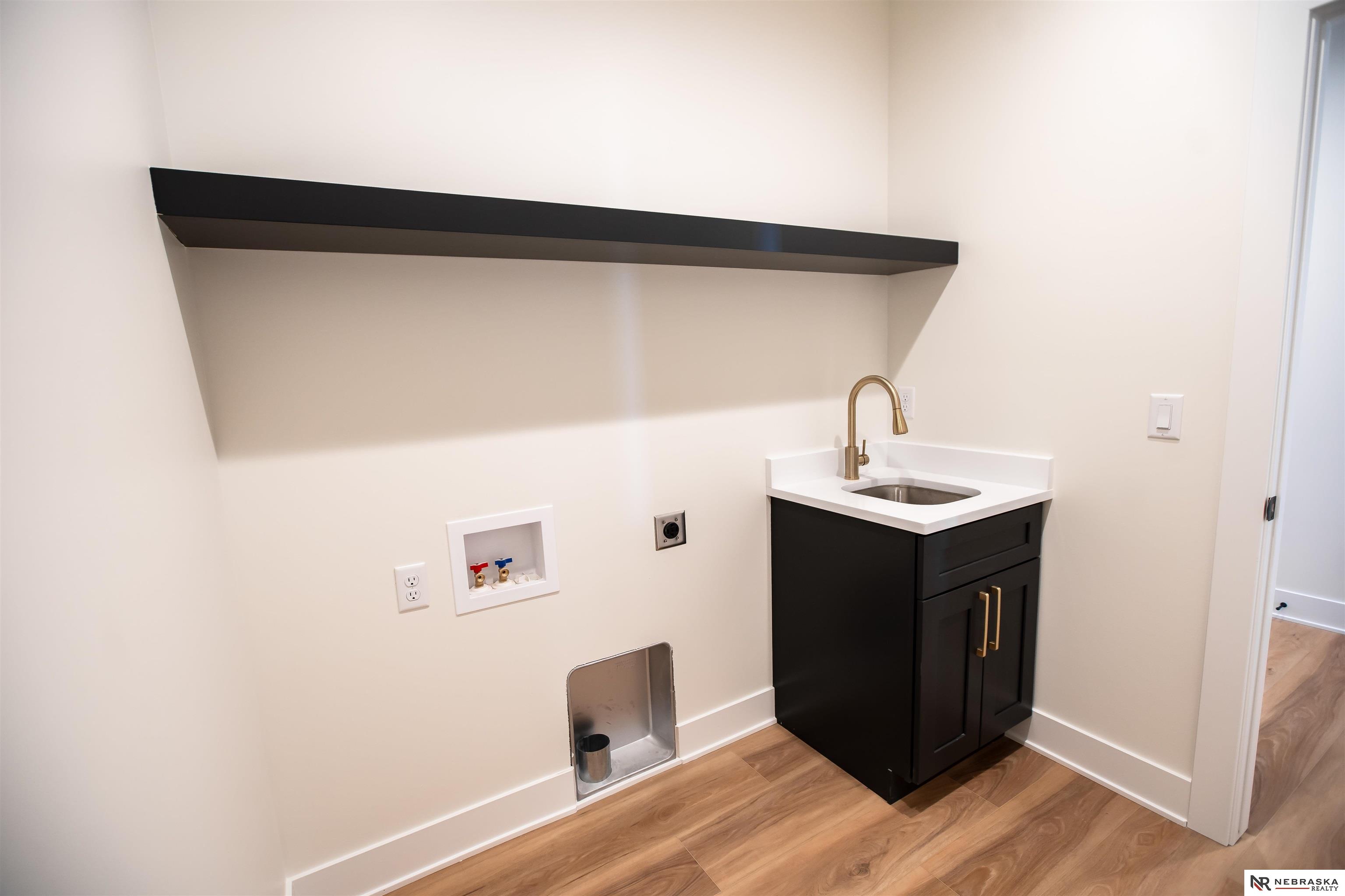 8700 Honeybee Lane, Lincoln, NE, 68526