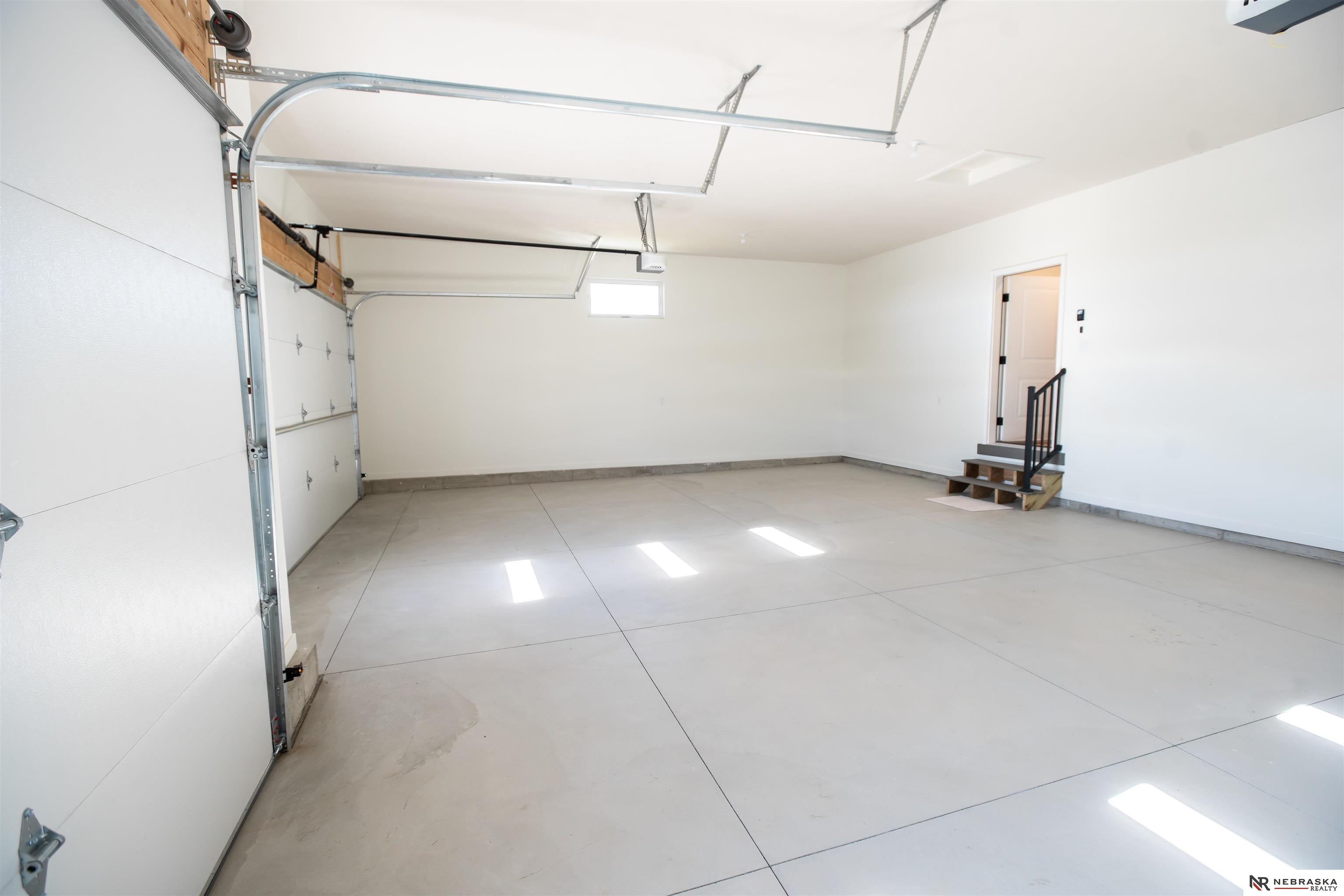 8700 Honeybee Lane, Lincoln, NE, 68526