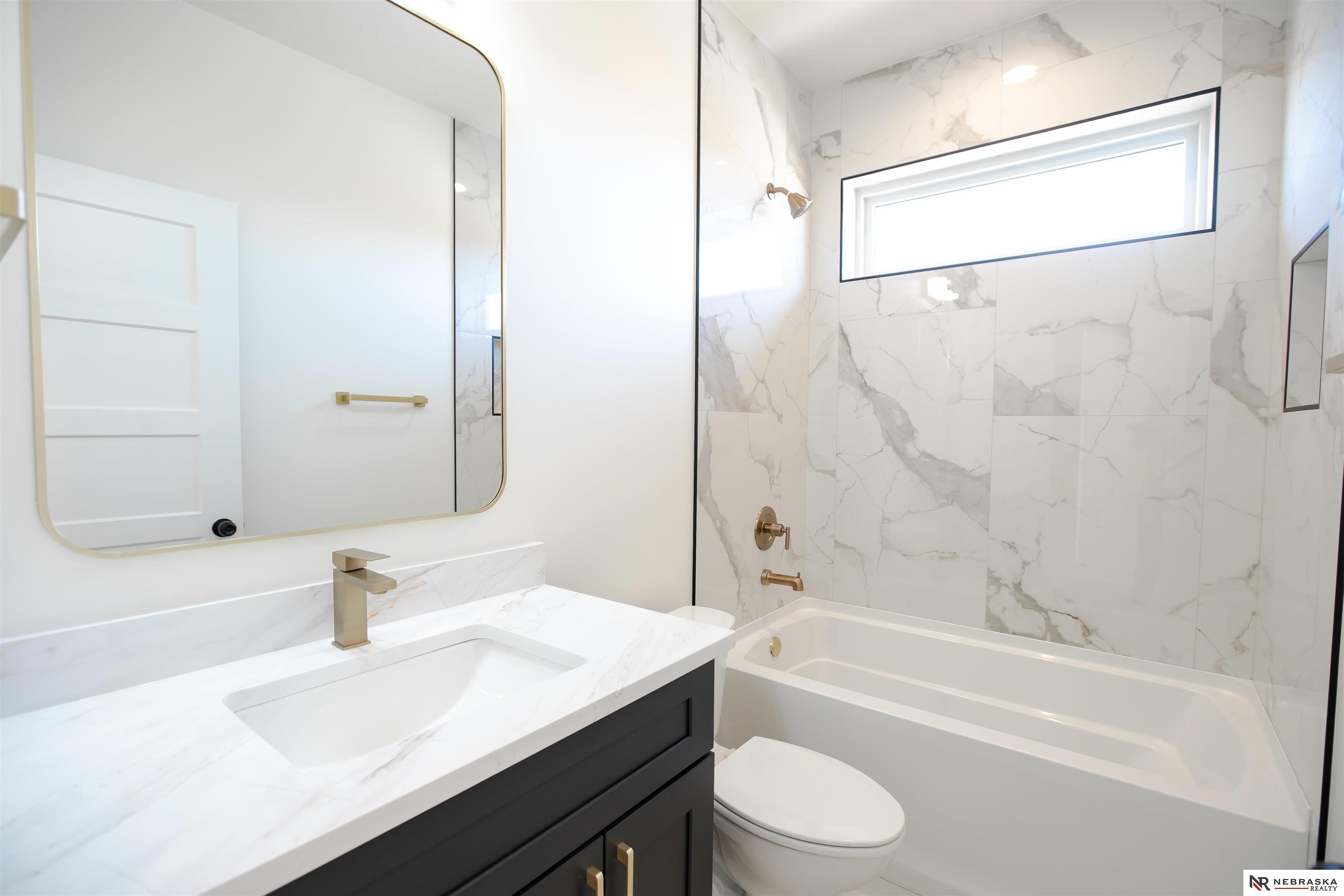 8700 Honeybee Lane, Lincoln, NE, 68526