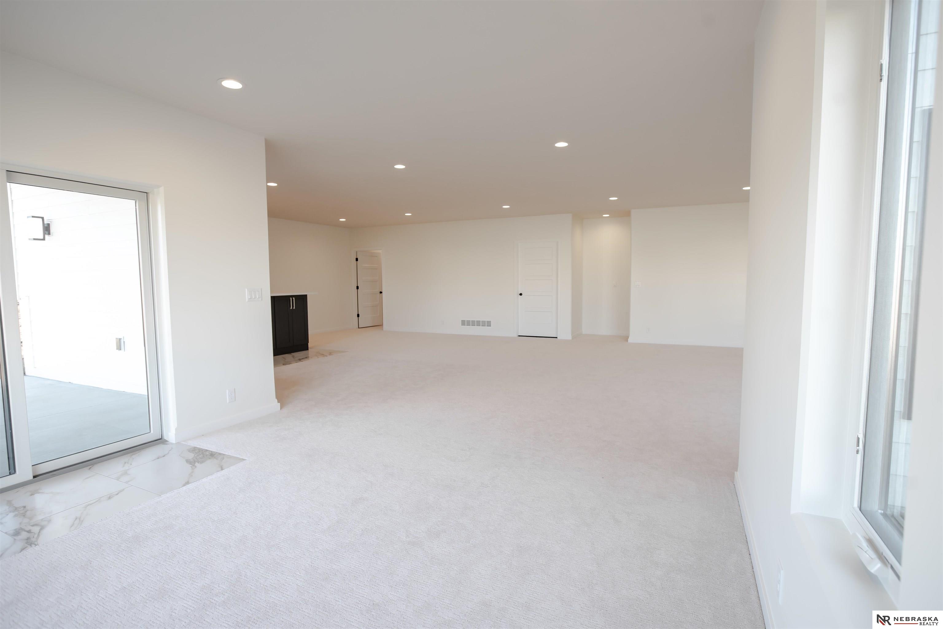 8700 Honeybee Lane, Lincoln, NE, 68526