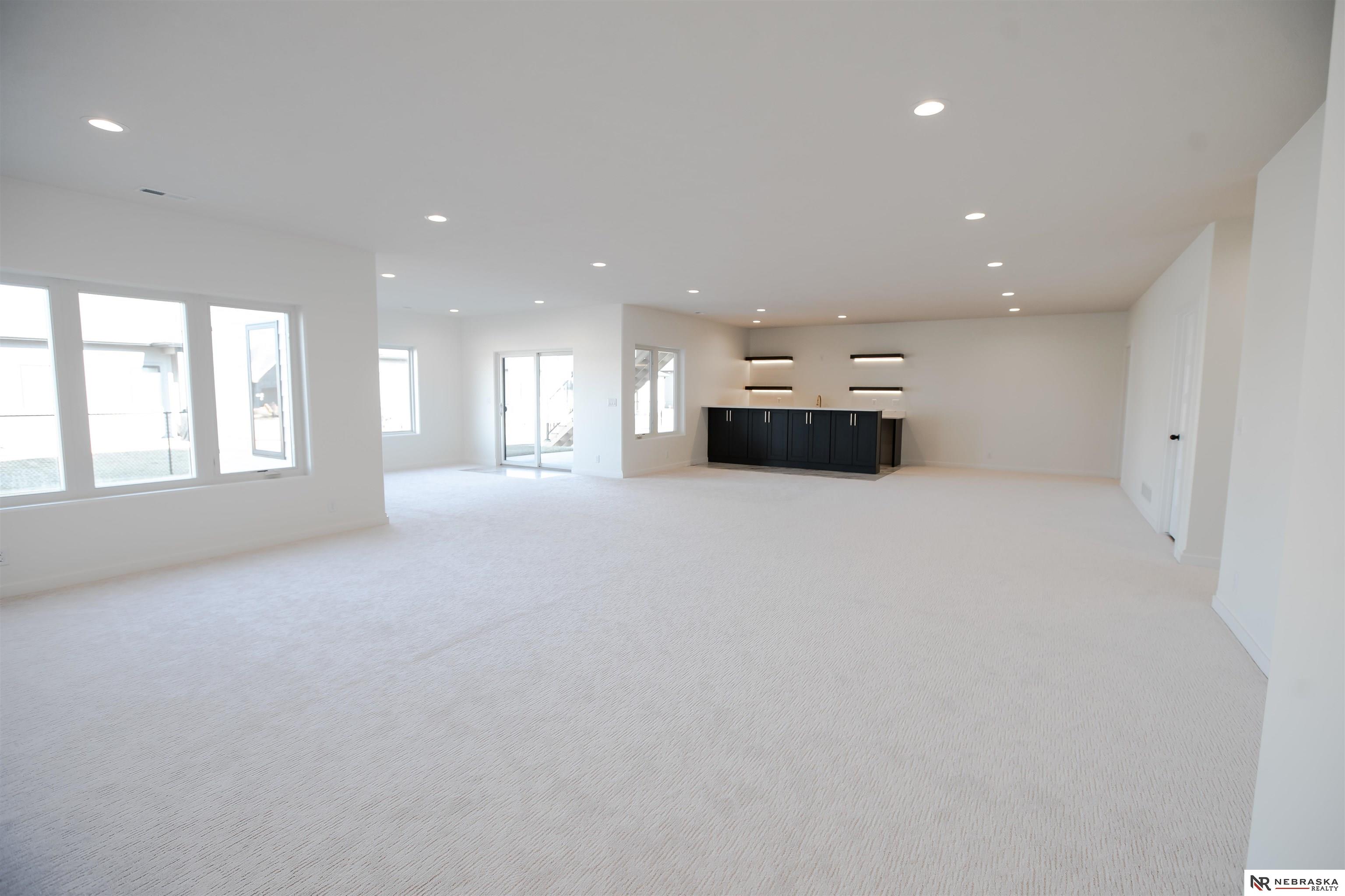 8700 Honeybee Lane, Lincoln, NE, 68526