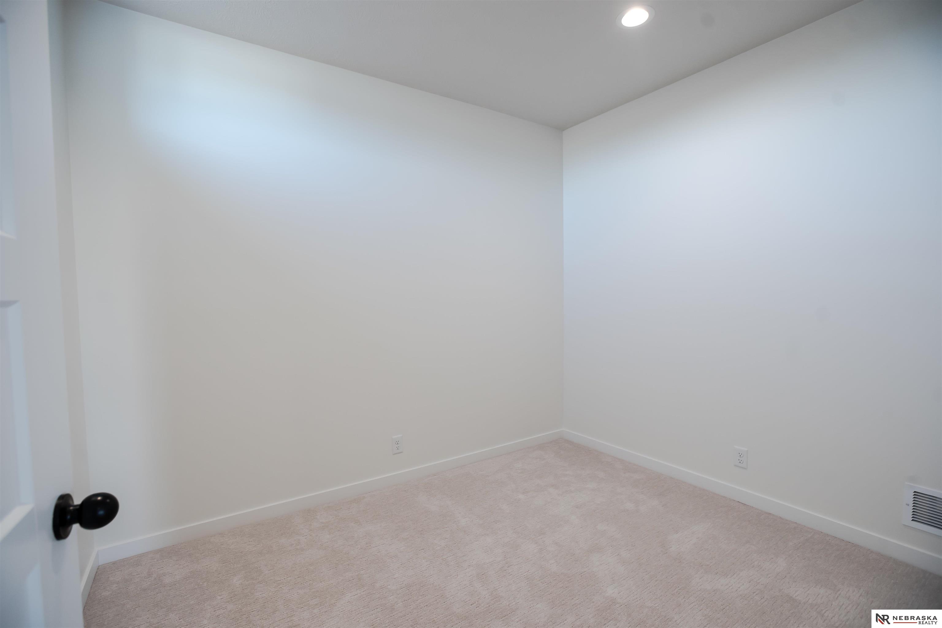 8700 Honeybee Lane, Lincoln, NE, 68526