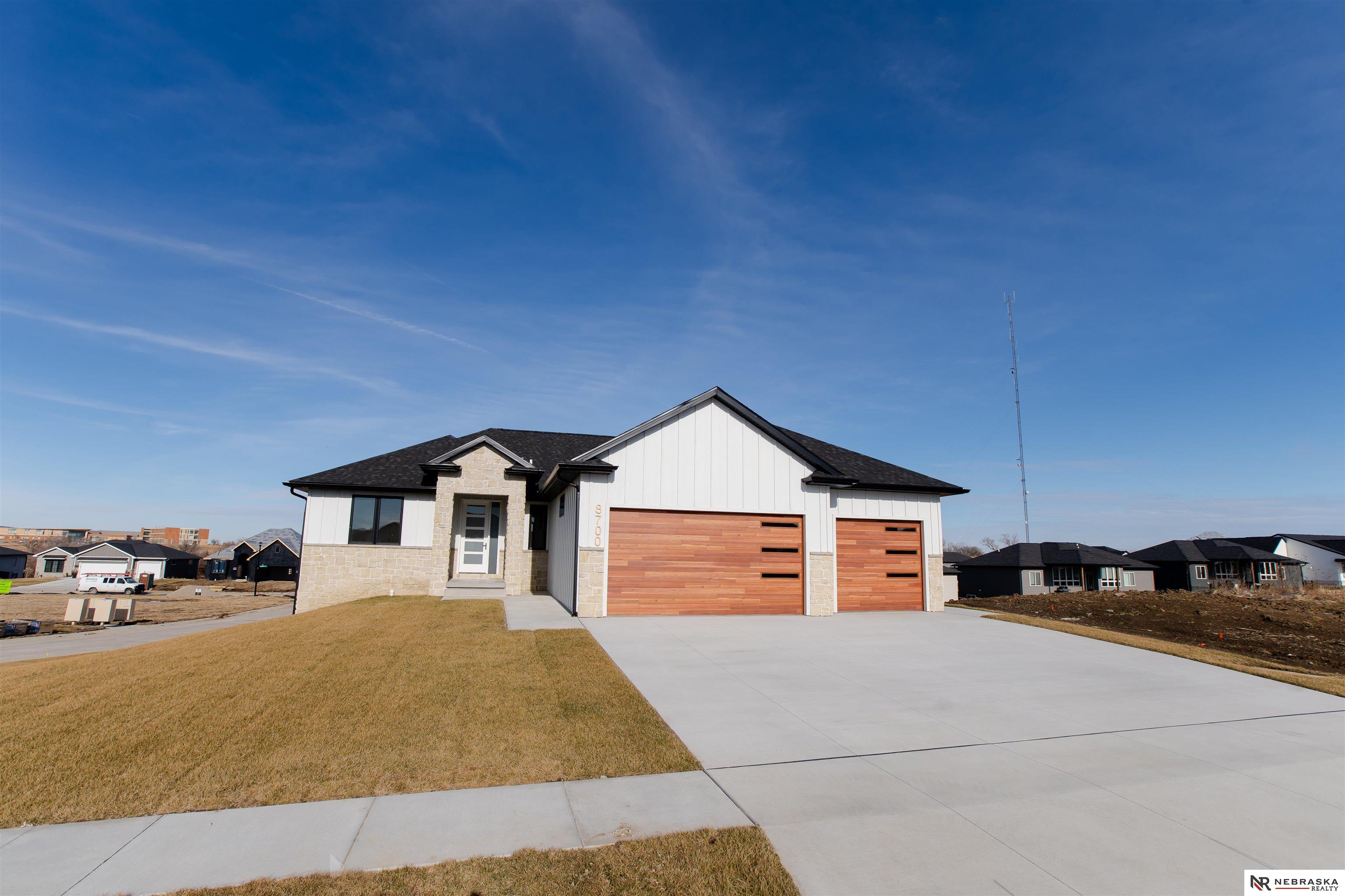 8700 Honeybee Lane, Lincoln, NE, 68526