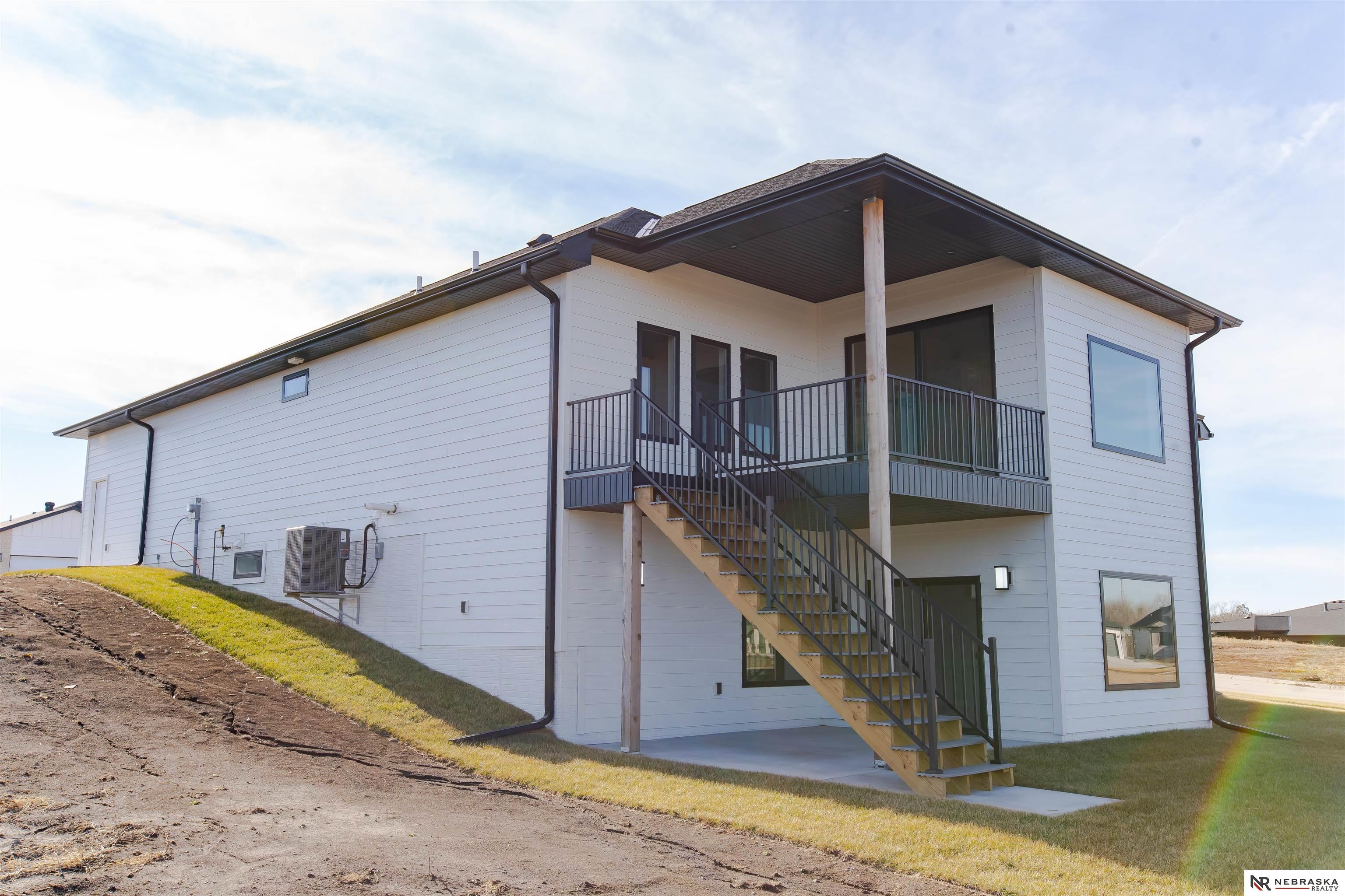 8700 Honeybee Lane, Lincoln, NE, 68526