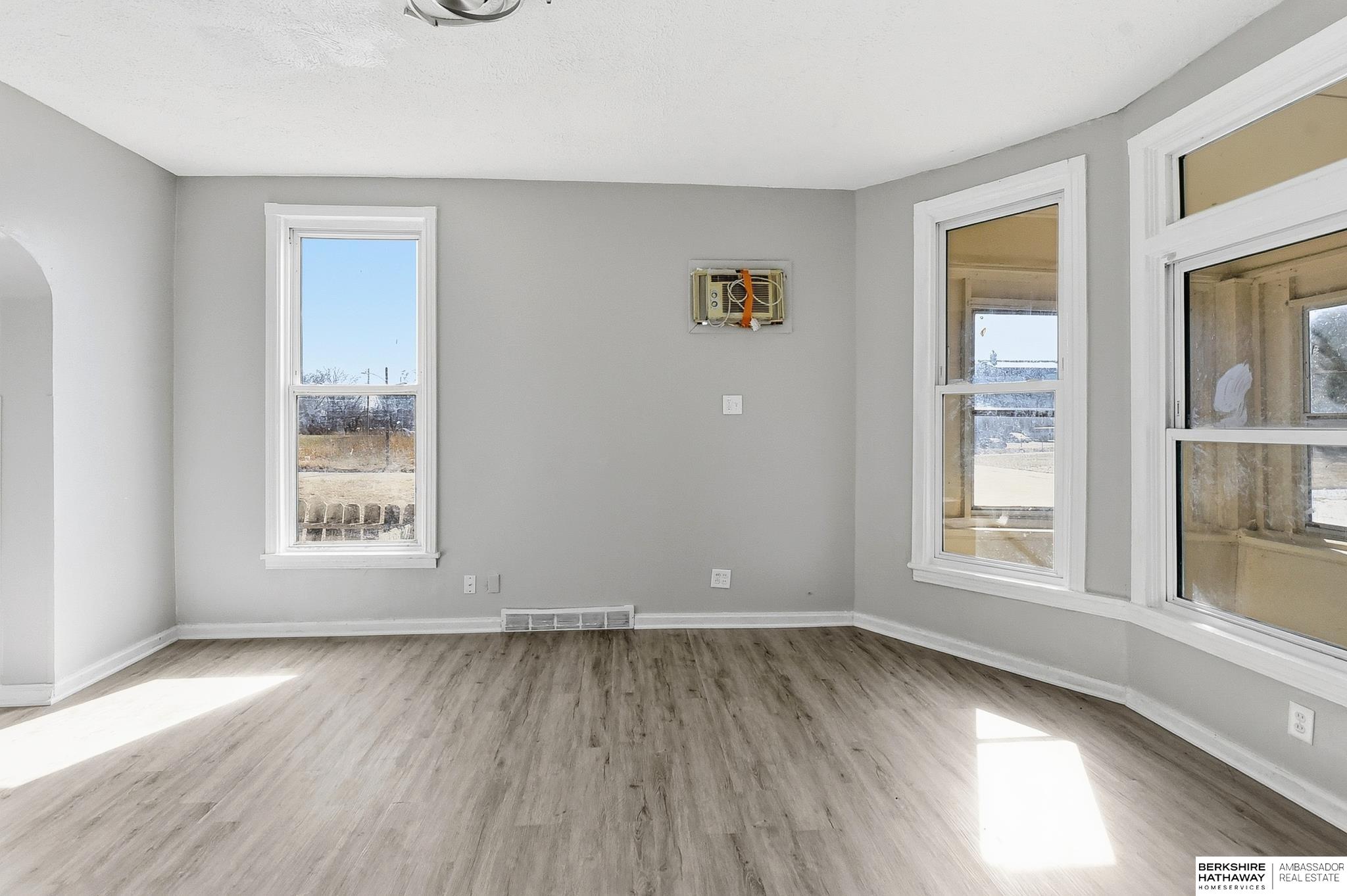 2207 N 16th Street, Omaha, NE, 68110