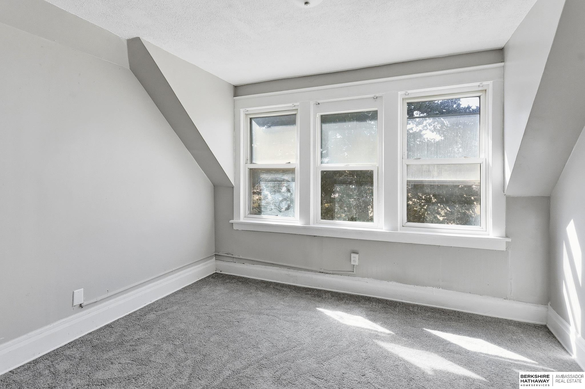 2207 N 16th Street, Omaha, NE, 68110