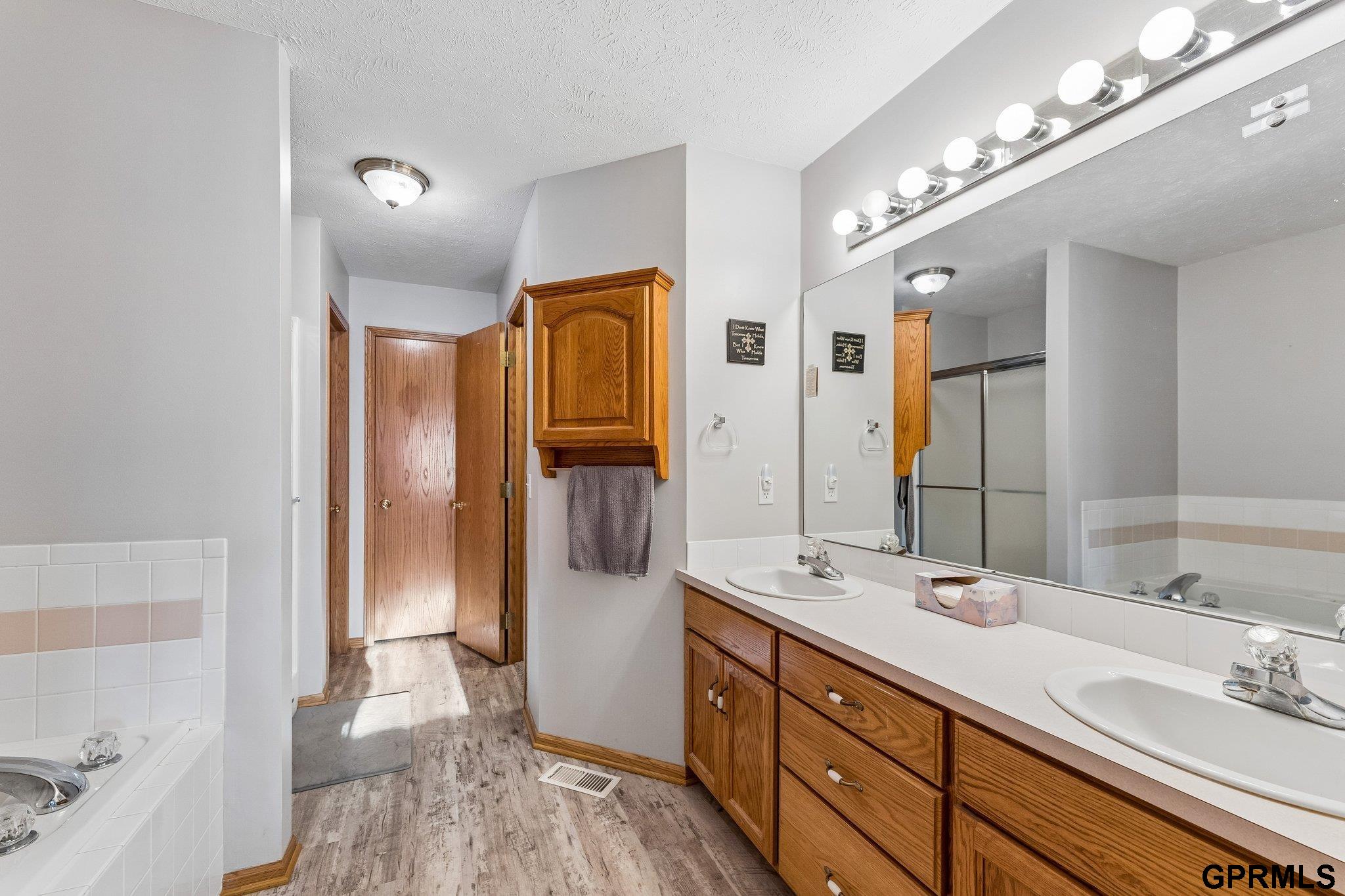 7206 157Th Street, Omaha, NE, 68136