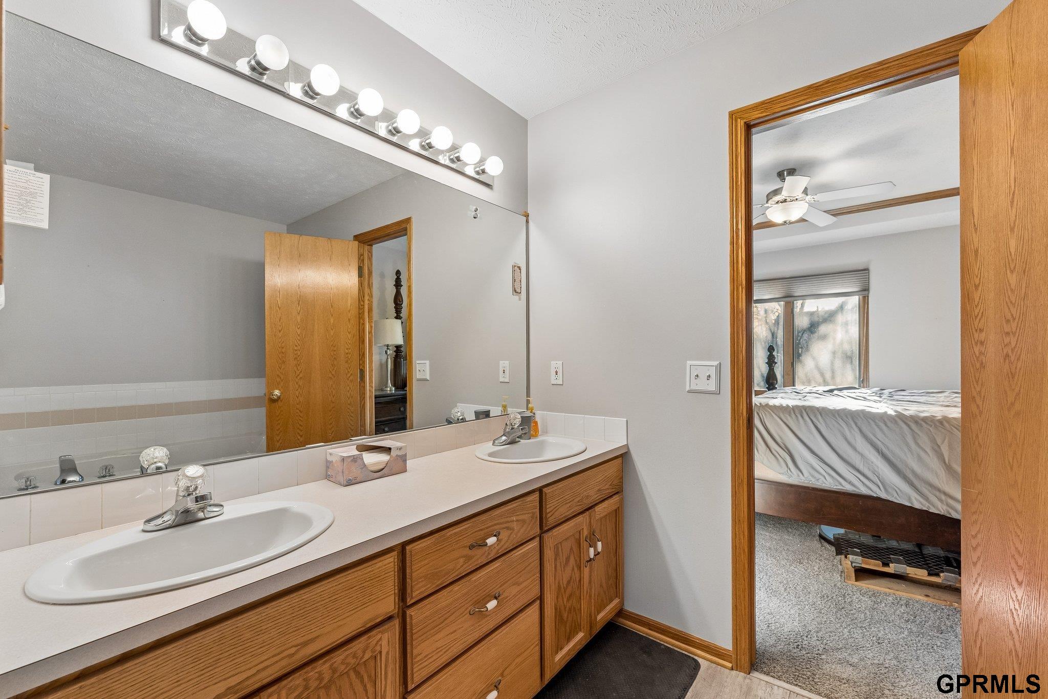 7206 157Th Street, Omaha, NE, 68136