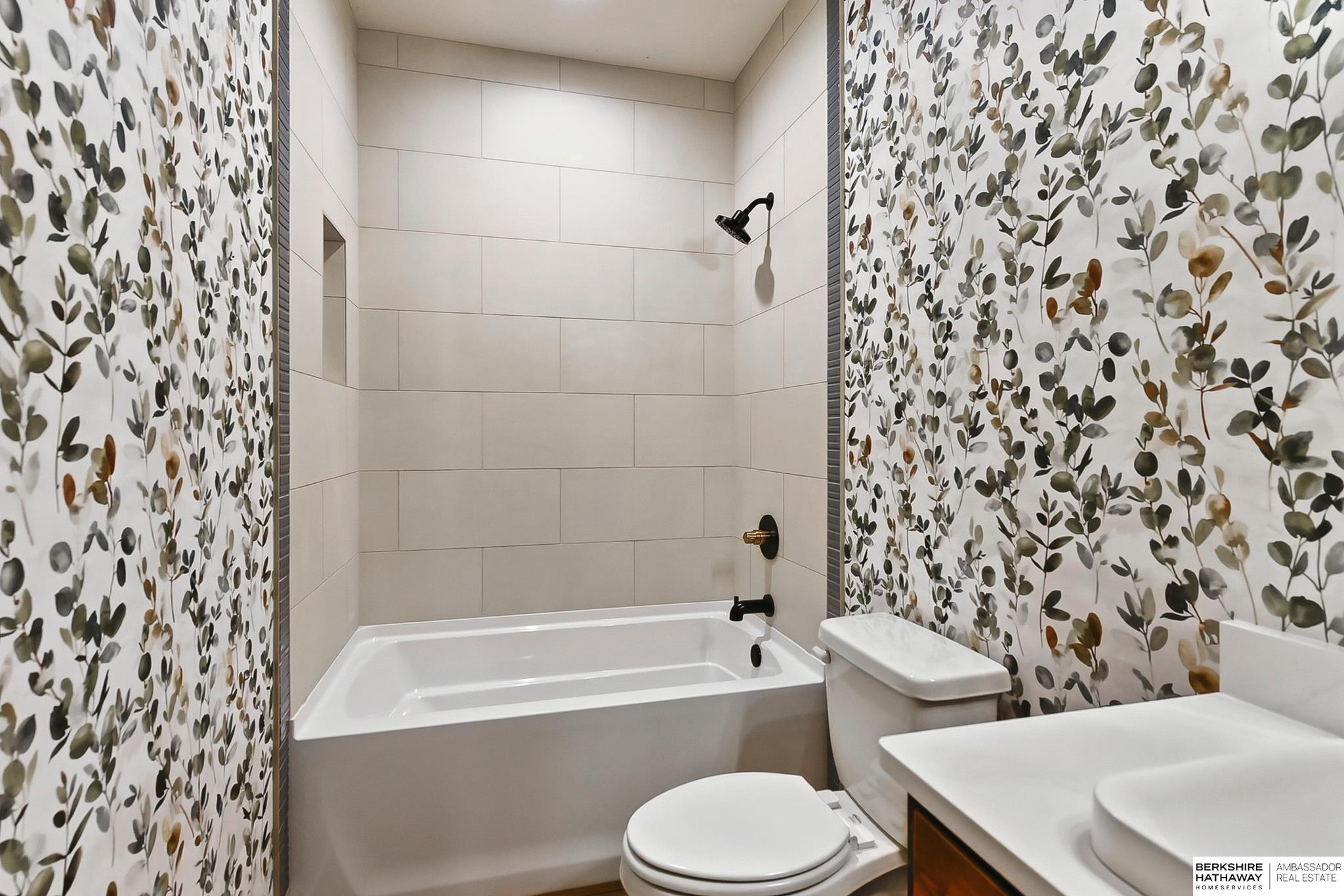 2204 N 182nd Avenue, Elkhorn, NE, 68022