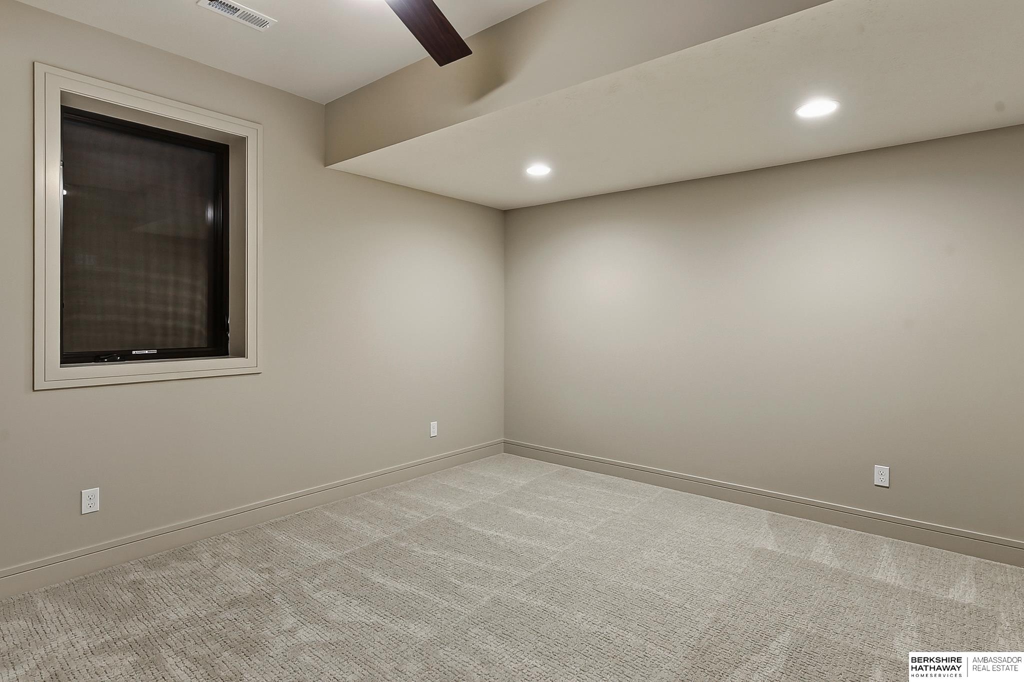 2204 N 182nd Avenue, Elkhorn, NE, 68022