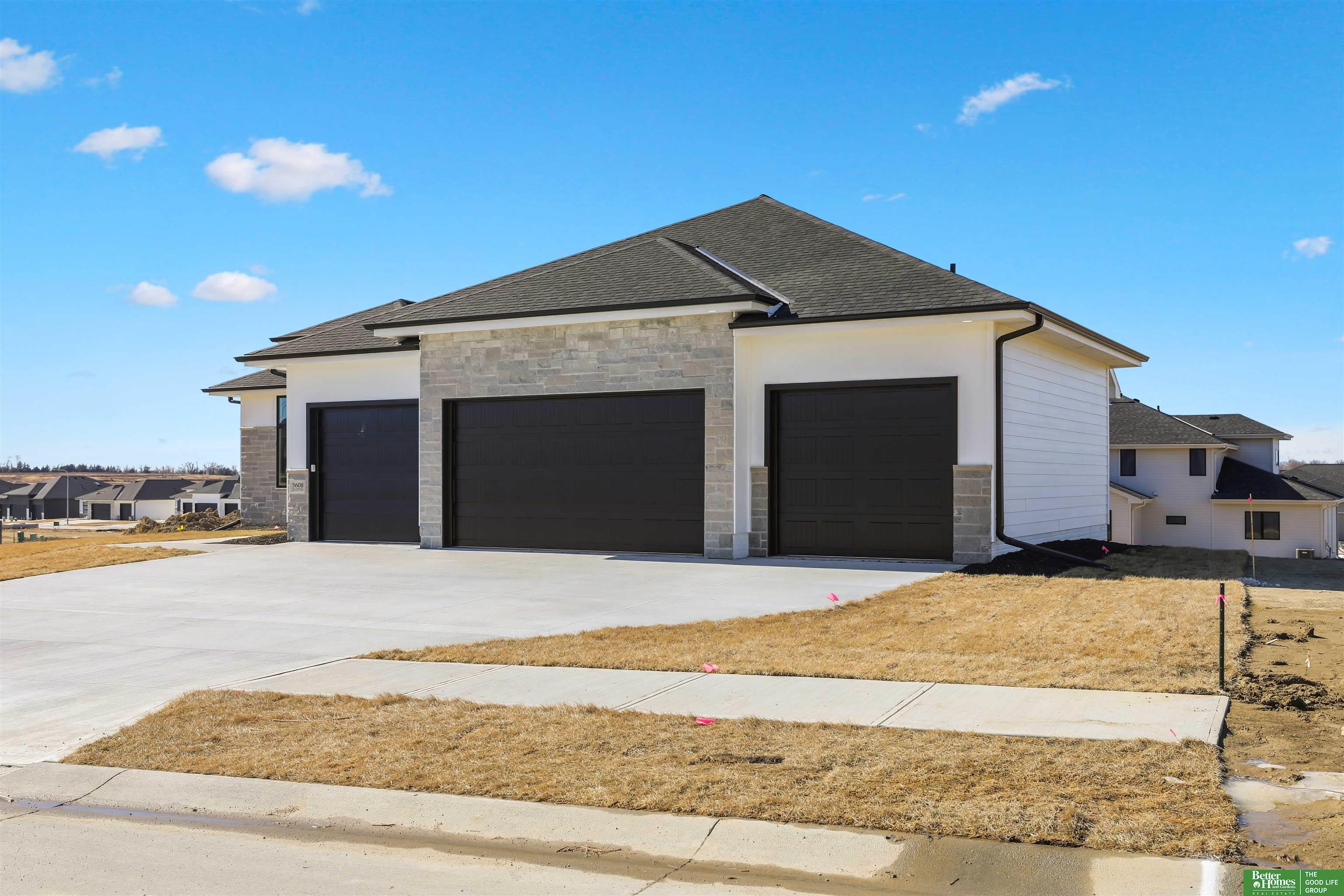 5608 N 213th Street, Elkhorn, NE, 68022