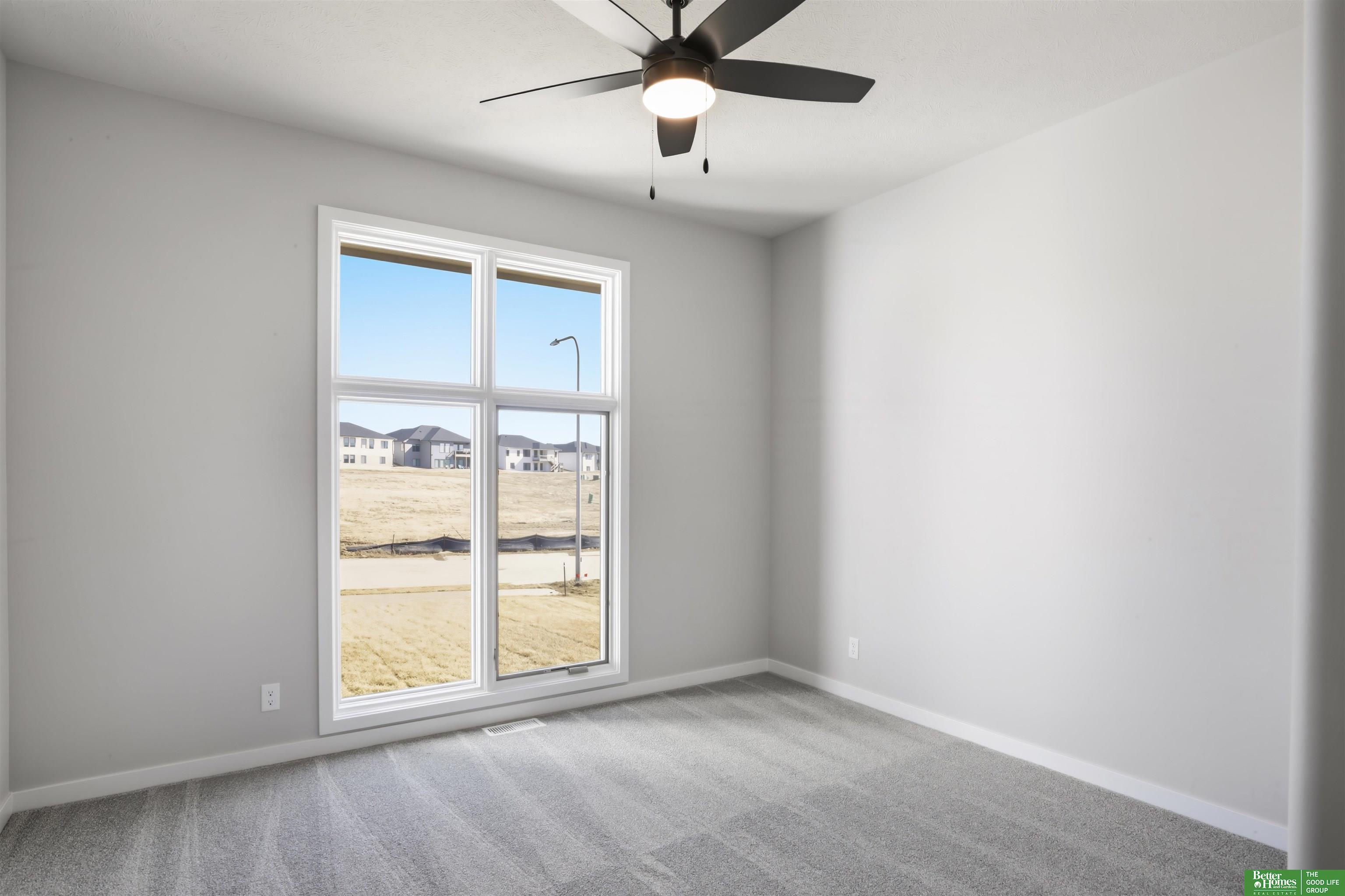 5608 N 213th Street, Elkhorn, NE, 68022