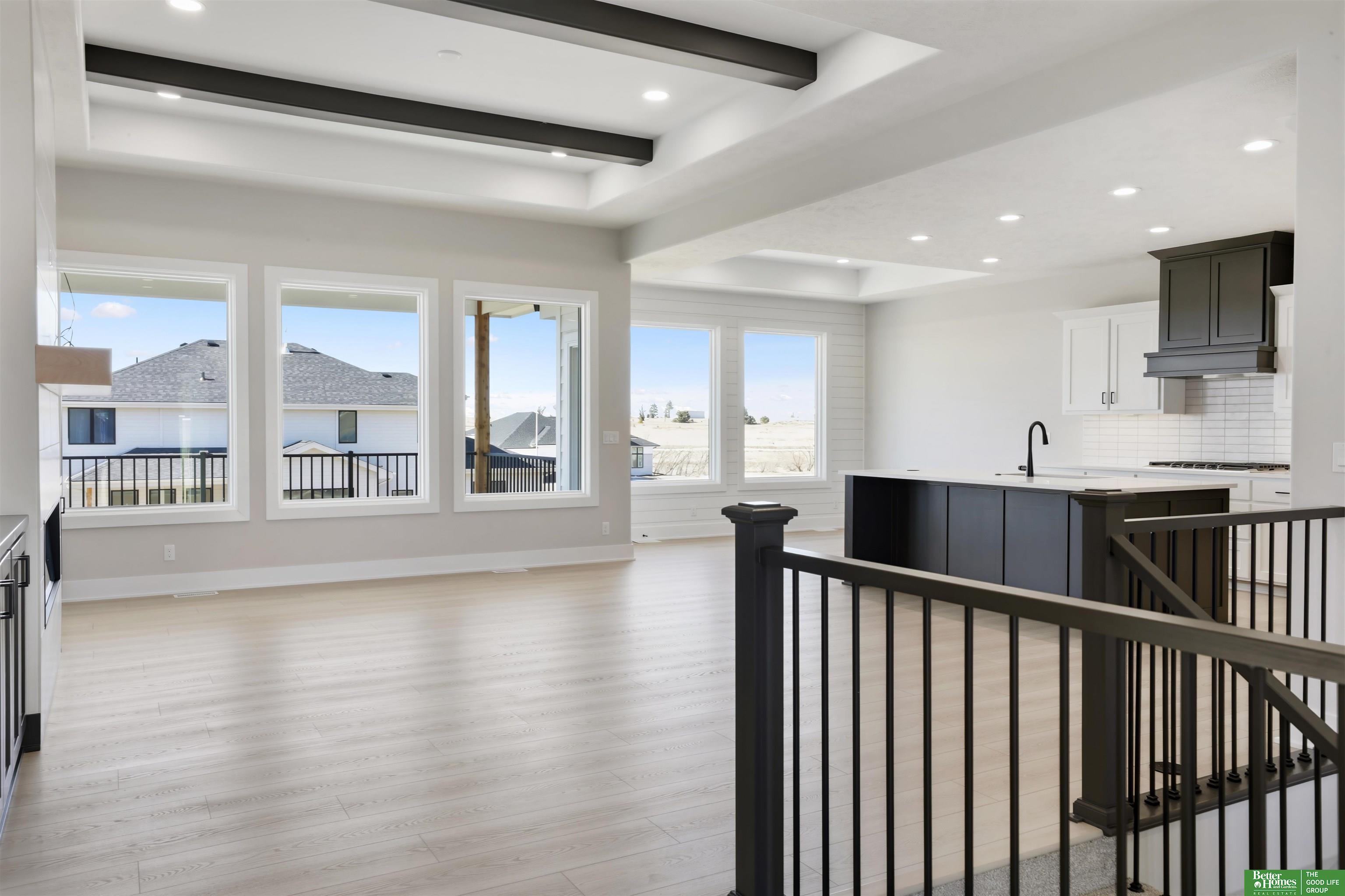 5608 N 213th Street, Elkhorn, NE, 68022