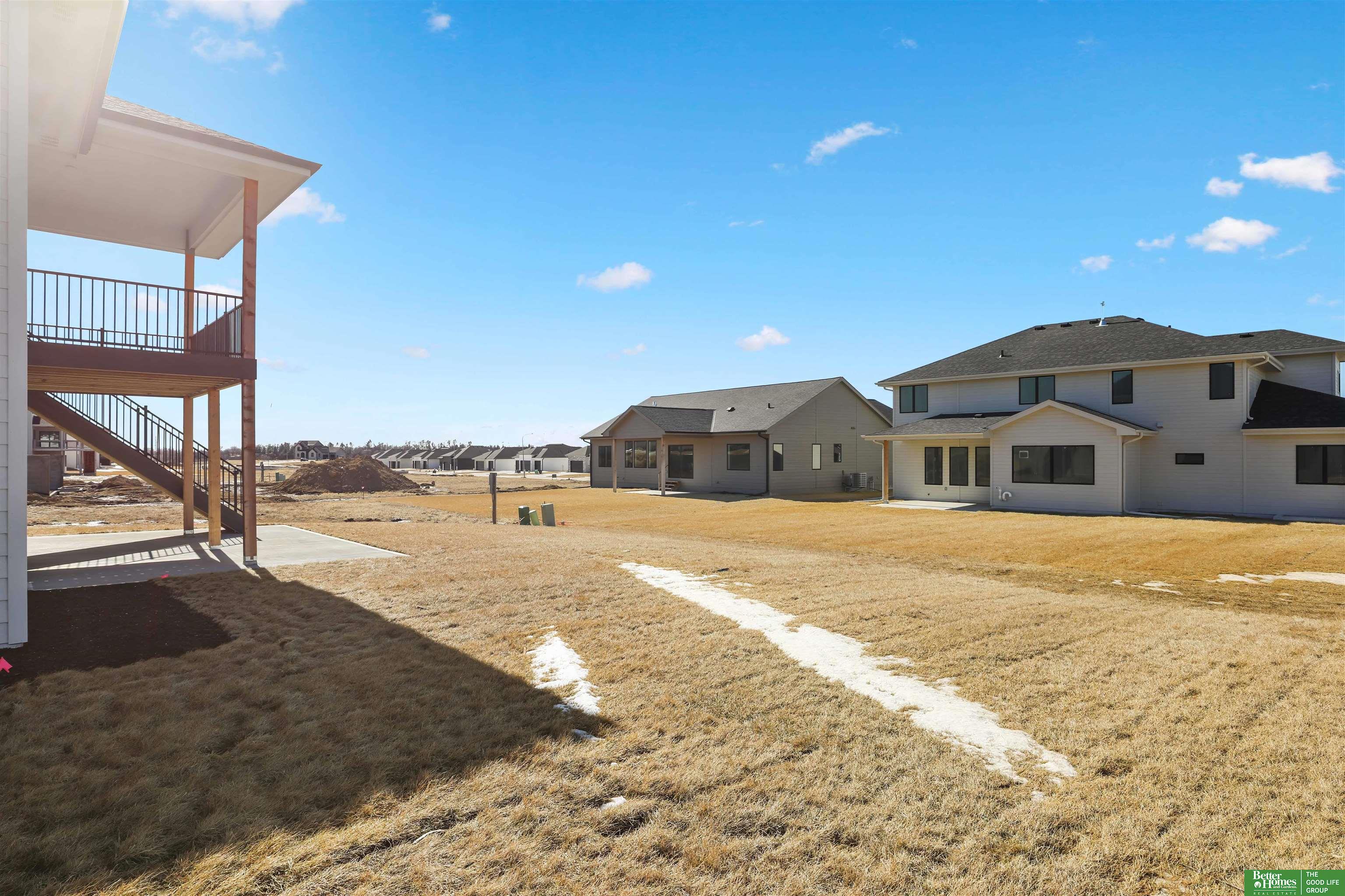 5608 N 213th Street, Elkhorn, NE, 68022