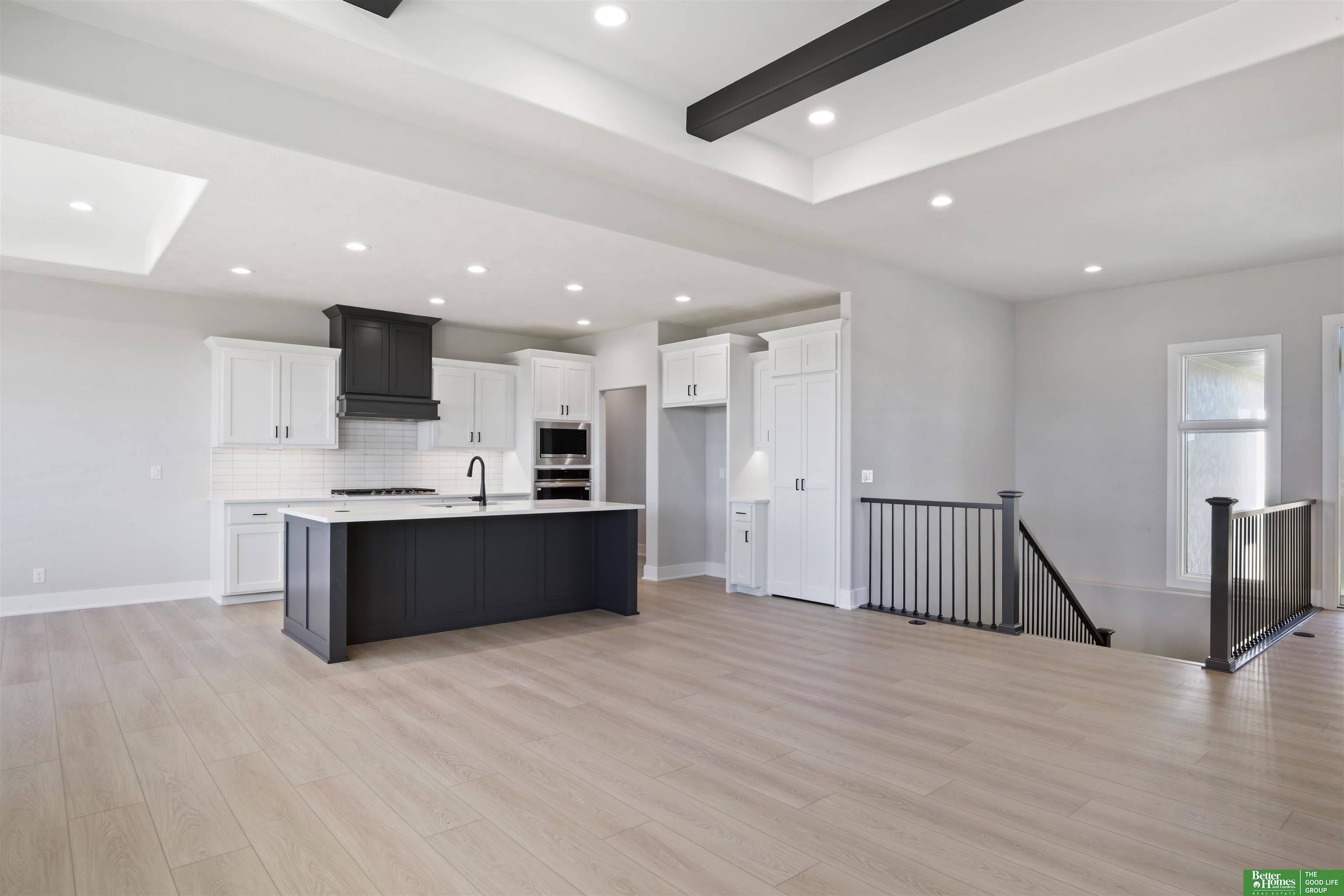 5608 N 213th Street, Elkhorn, NE, 68022