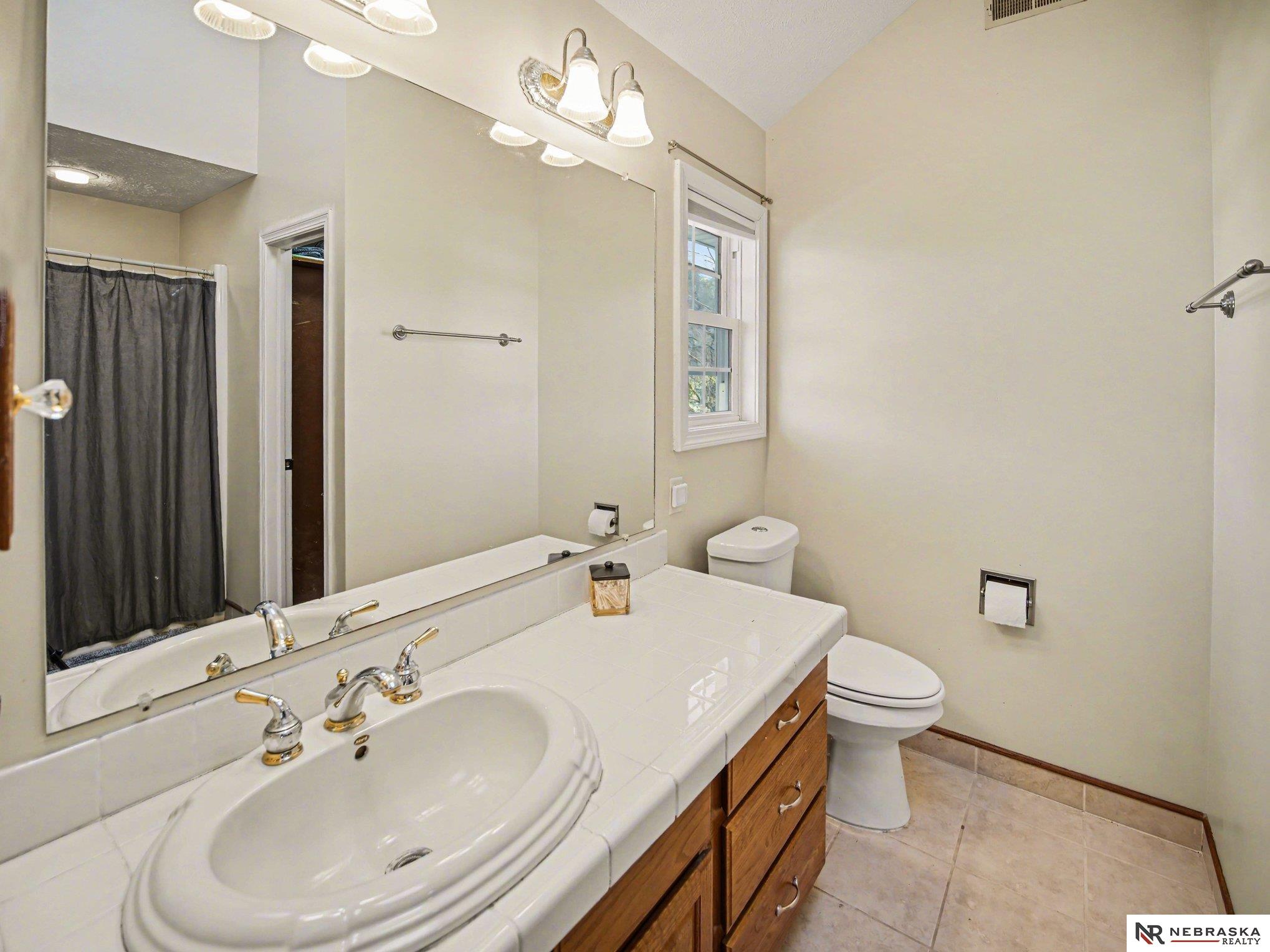 4700 Happy Hollow Lane, Lincoln, NE, 68516