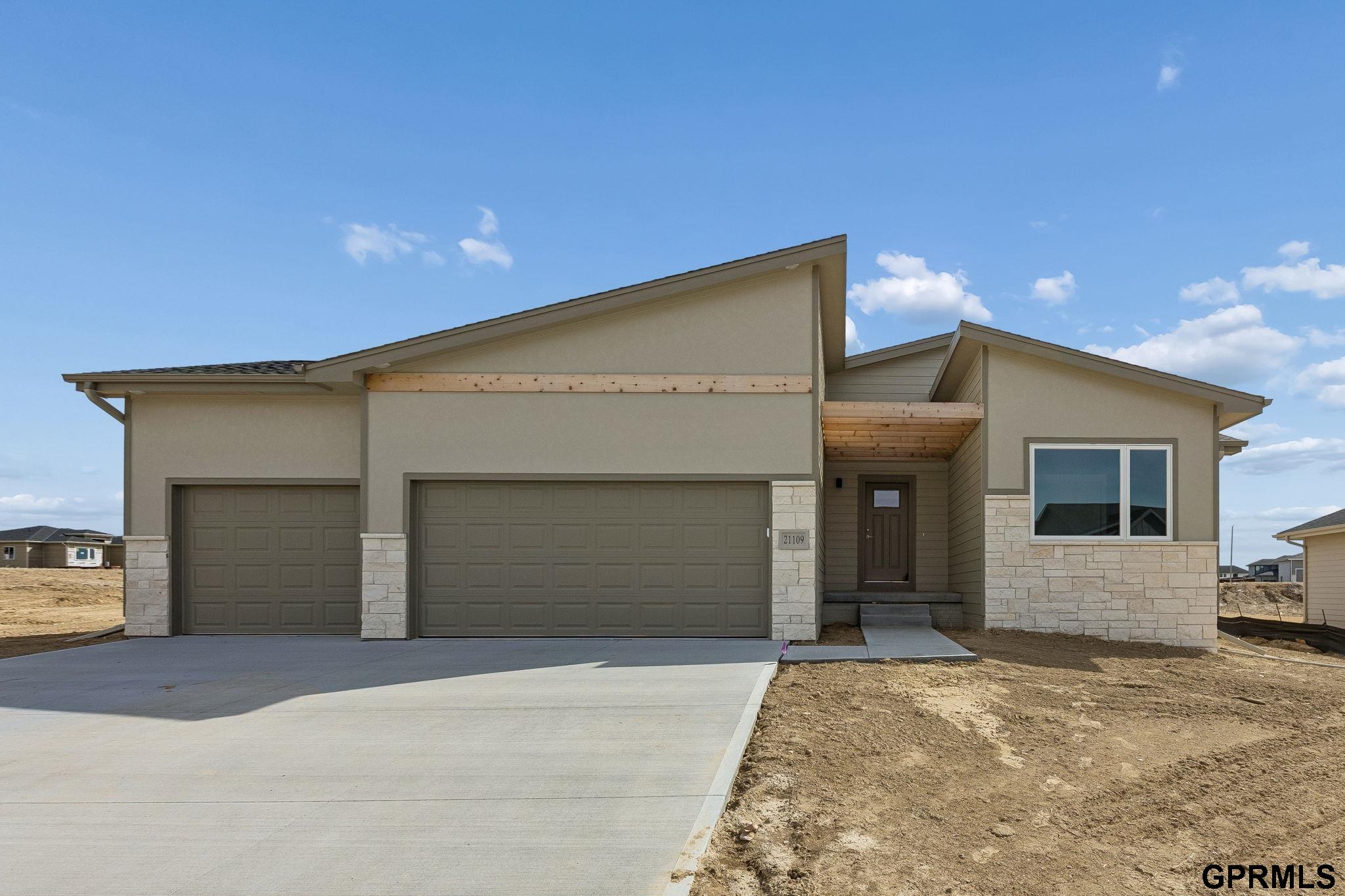 21109 Jessie Avenue, Elkhorn, NE, 68022