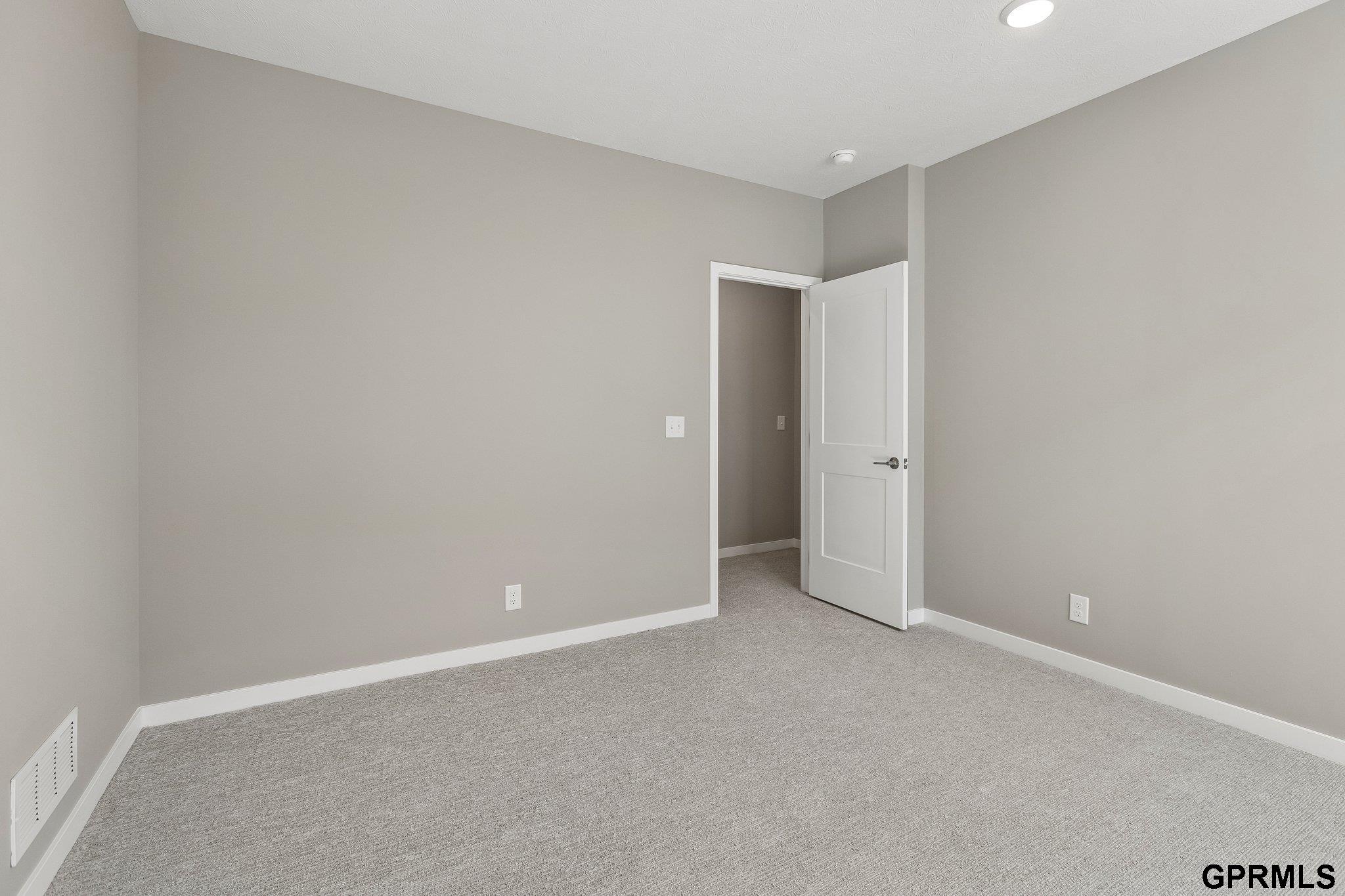 21109 Jessie Avenue, Elkhorn, NE, 68022