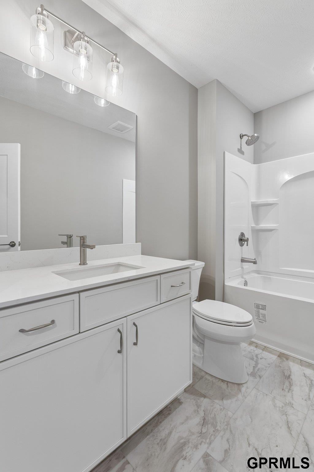 21109 Jessie Avenue, Elkhorn, NE, 68022