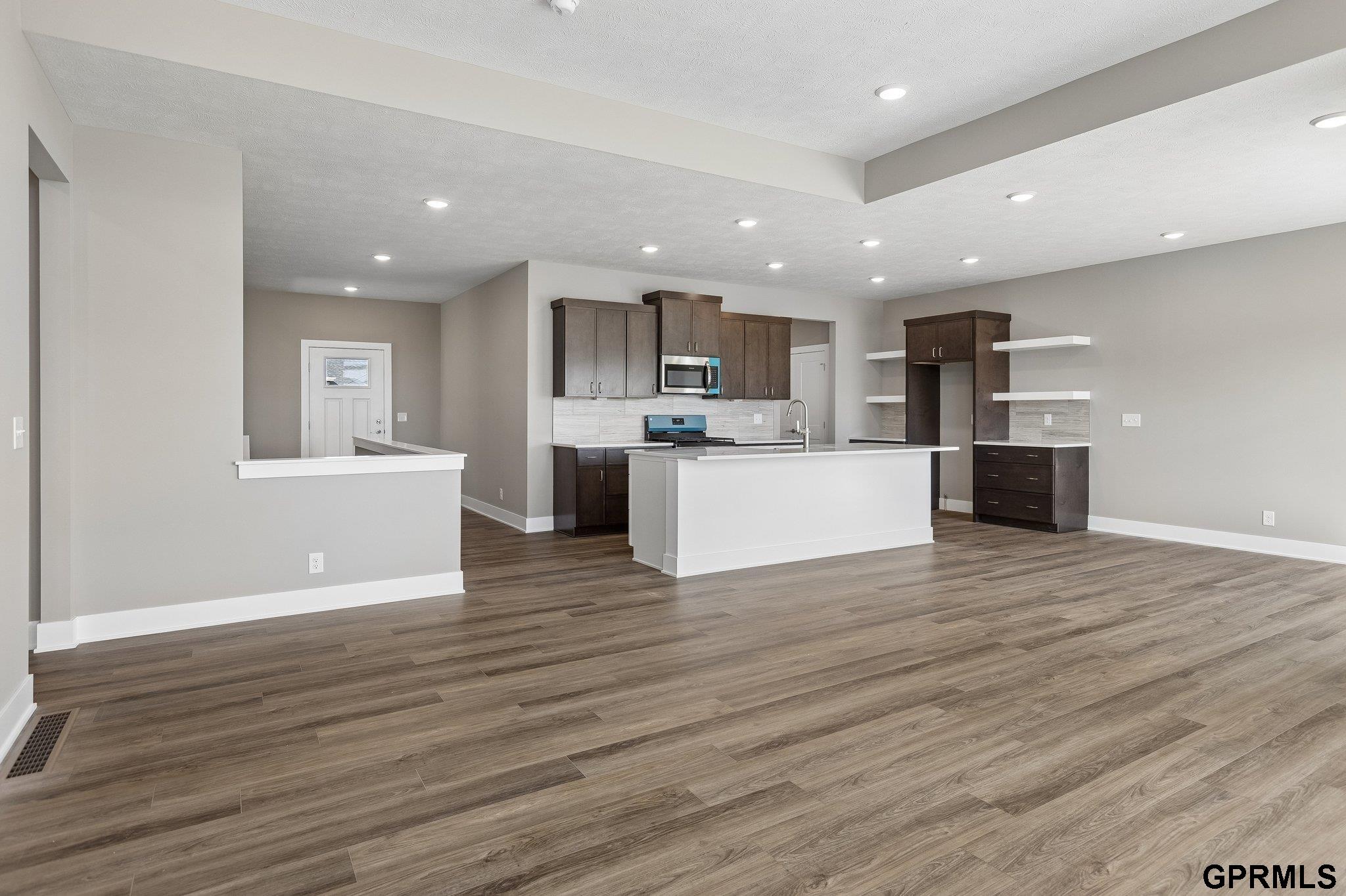 21109 Jessie Avenue, Elkhorn, NE, 68022