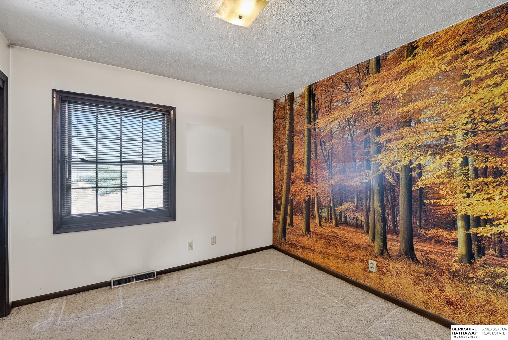 10145 Hansen Avenue, Omaha, NE, 68124-5010