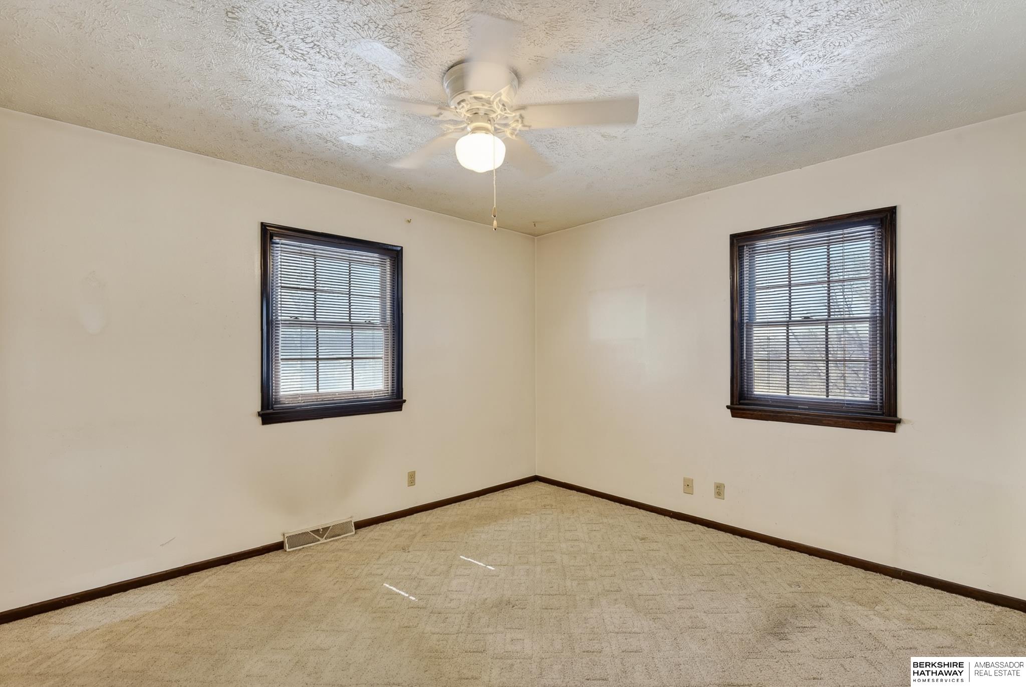 10145 Hansen Avenue, Omaha, NE, 68124-5010