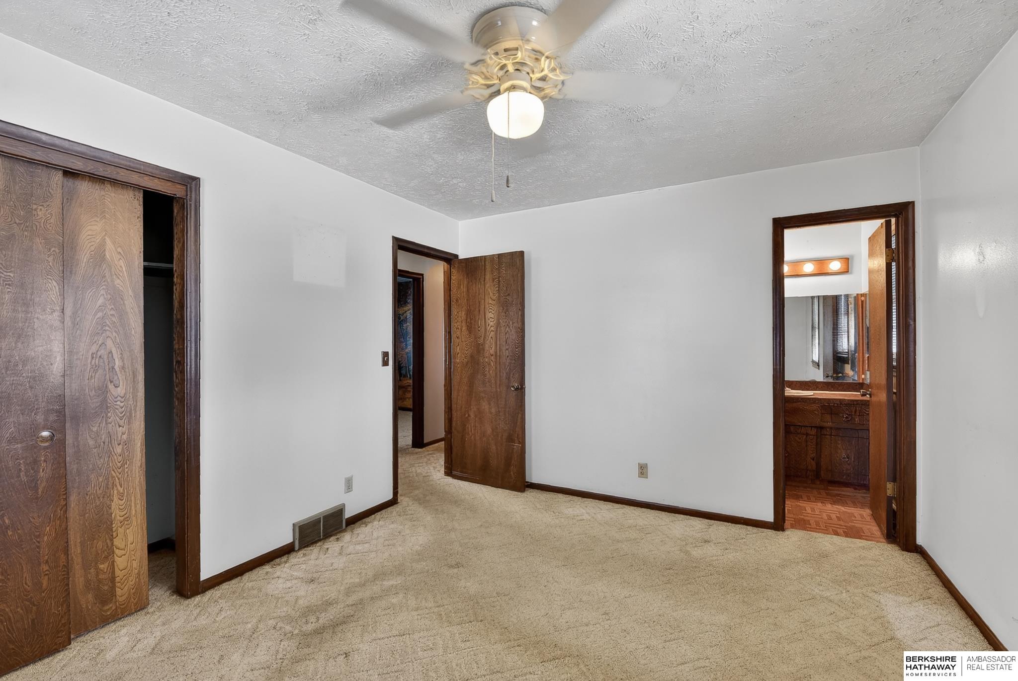 10145 Hansen Avenue, Omaha, NE, 68124-5010