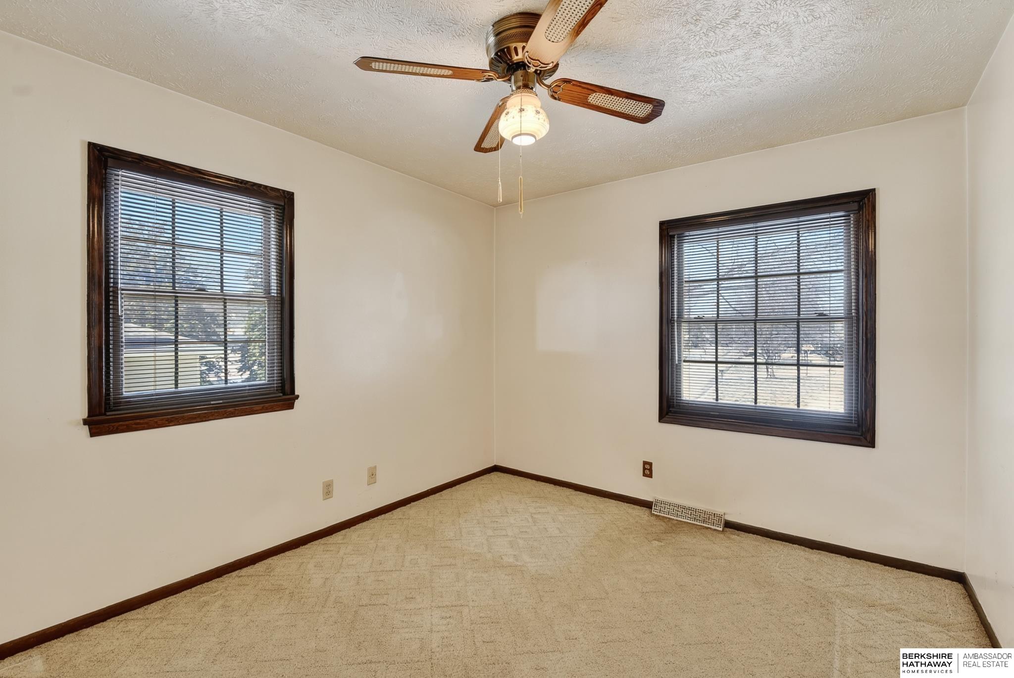 10145 Hansen Avenue, Omaha, NE, 68124-5010