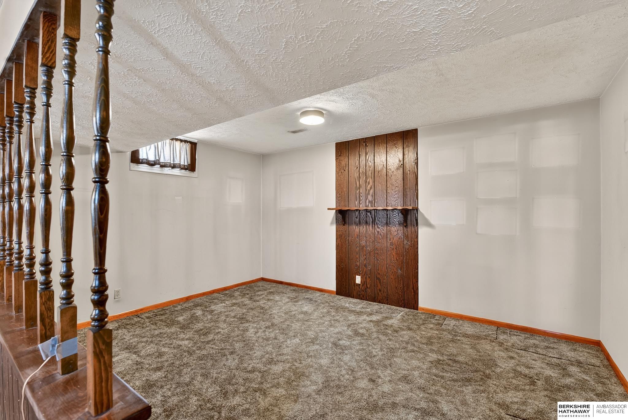 10145 Hansen Avenue, Omaha, NE, 68124-5010