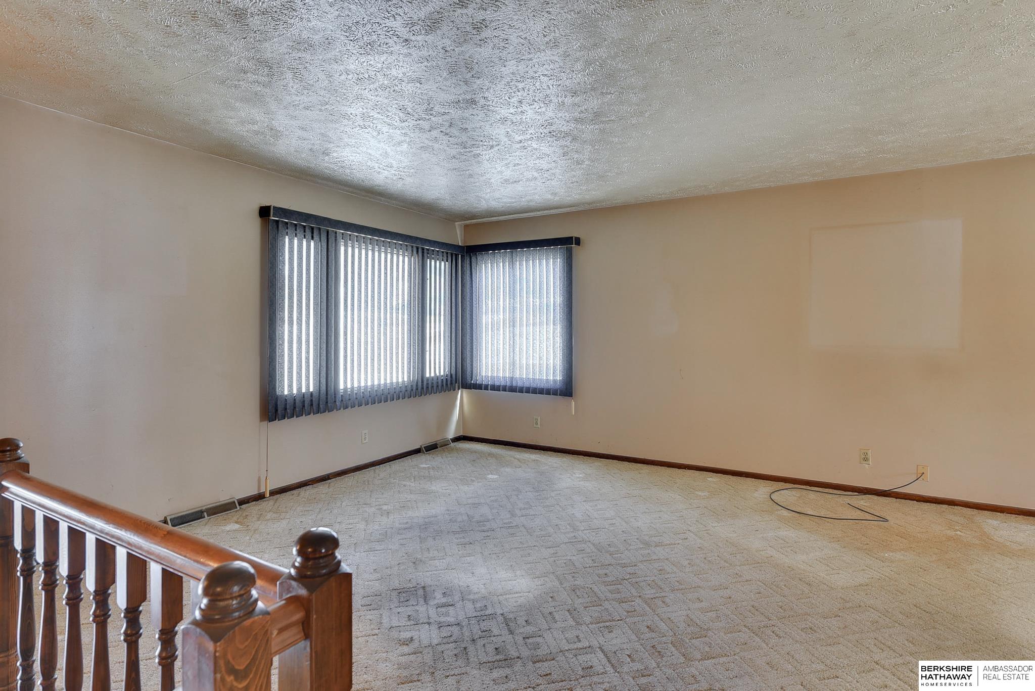 10145 Hansen Avenue, Omaha, NE, 68124-5010