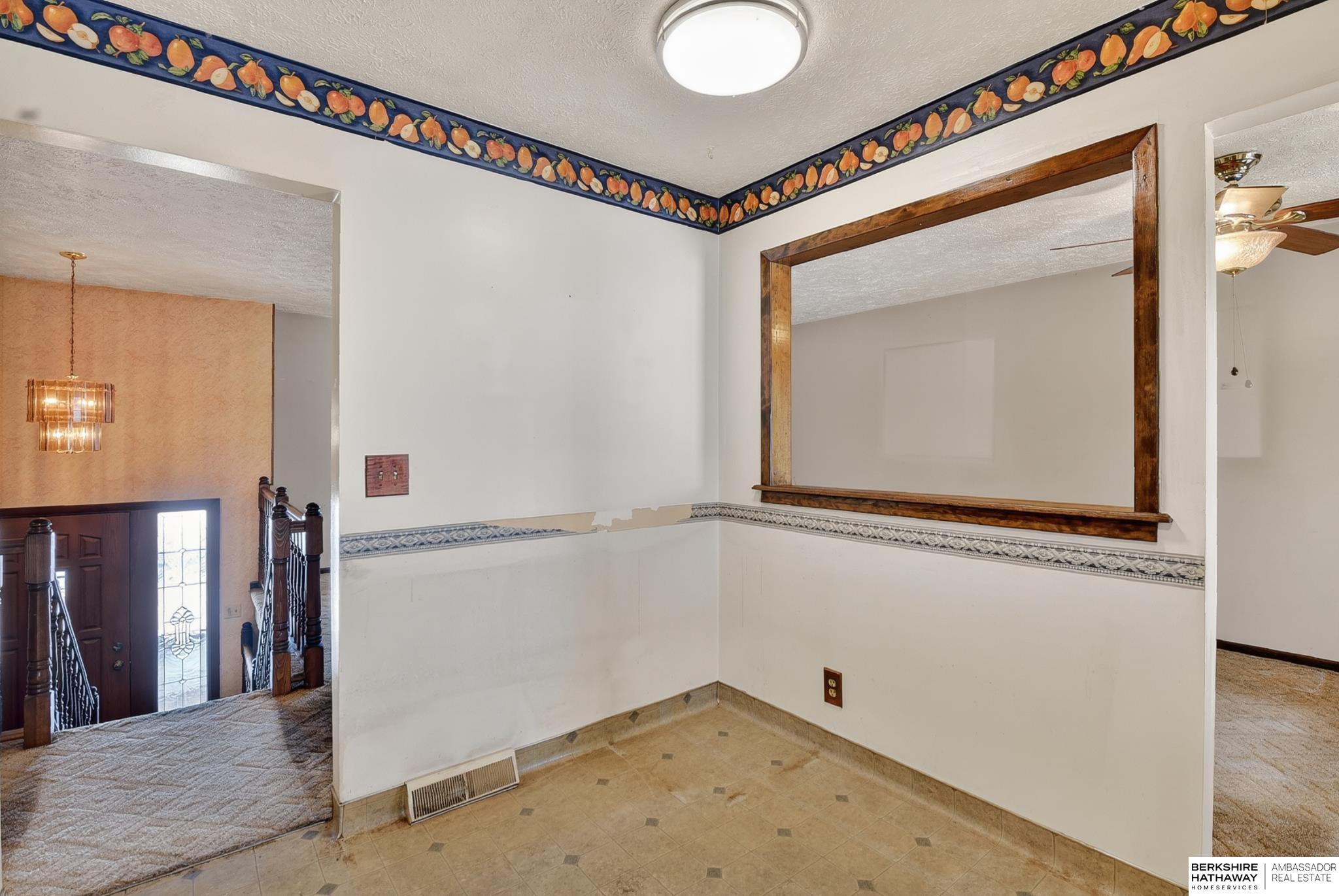 10145 Hansen Avenue, Omaha, NE, 68124-5010