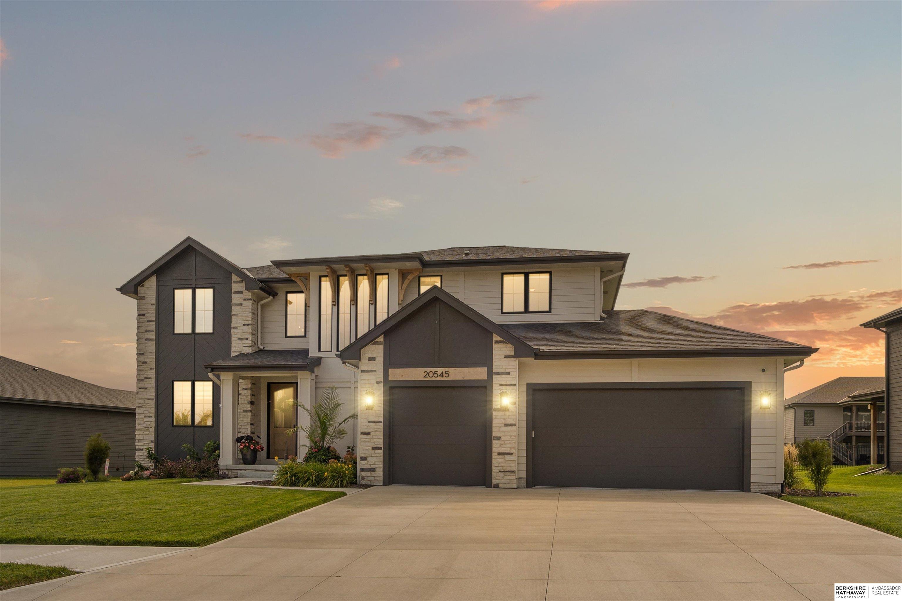 20545 Hartman Avenue, Elkhorn, NE, 68022