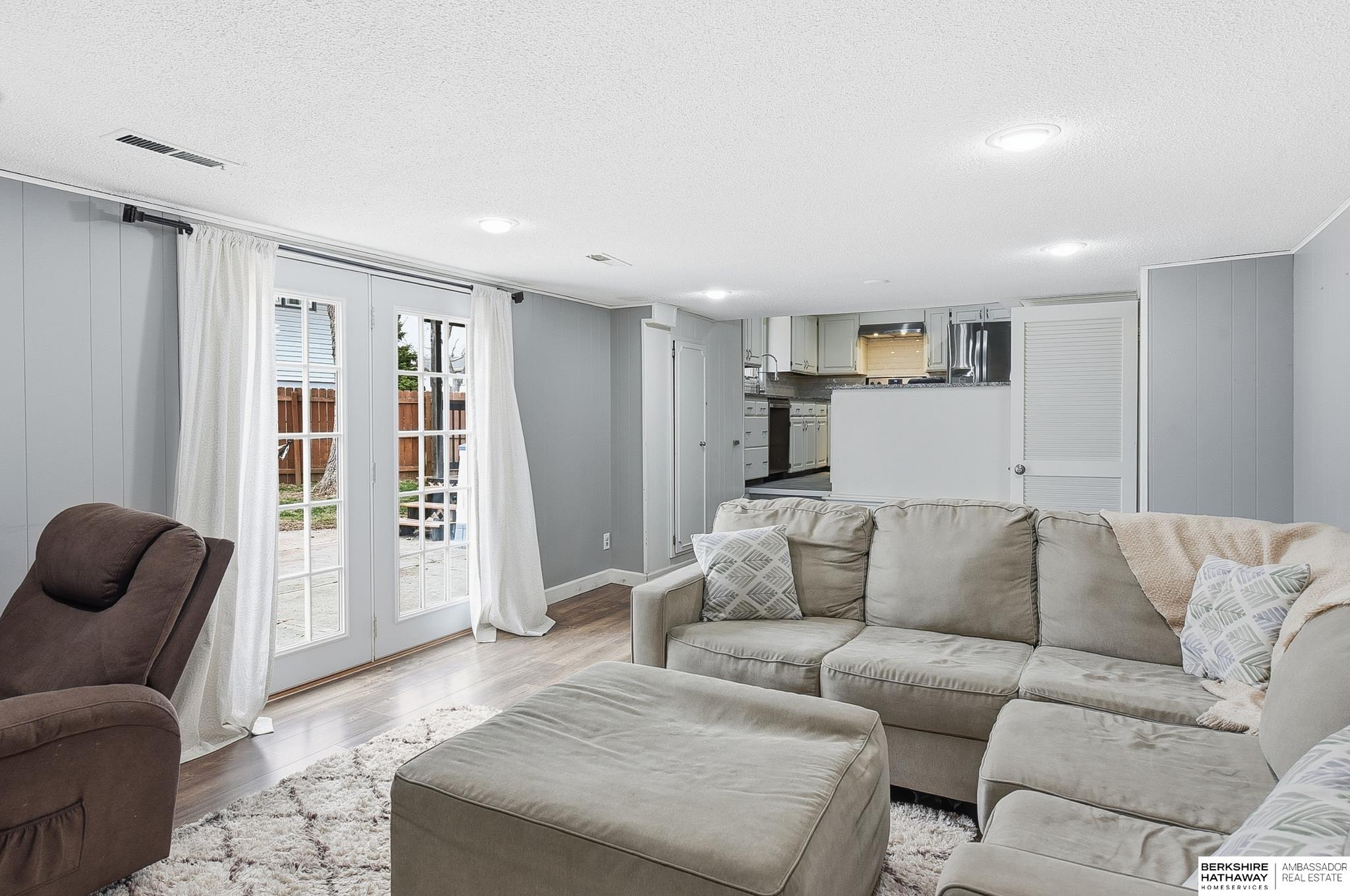 5306 S 105th Street, Omaha, NE, 68127