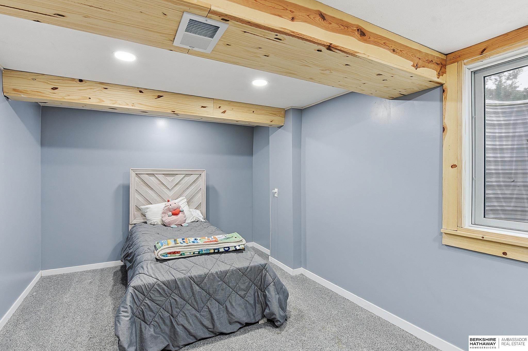 5306 S 105th Street, Omaha, NE, 68127