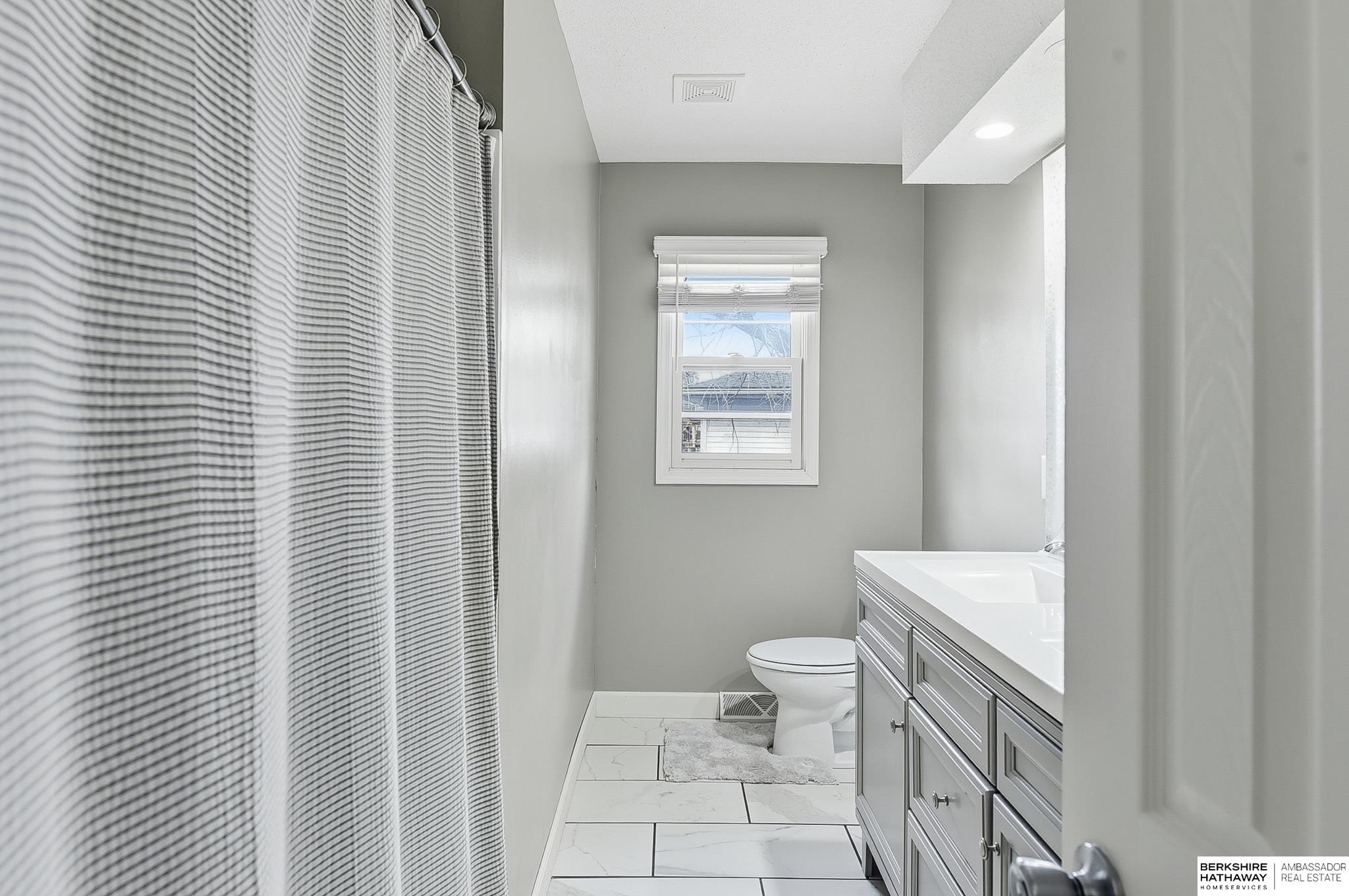 5306 S 105th Street, Omaha, NE, 68127