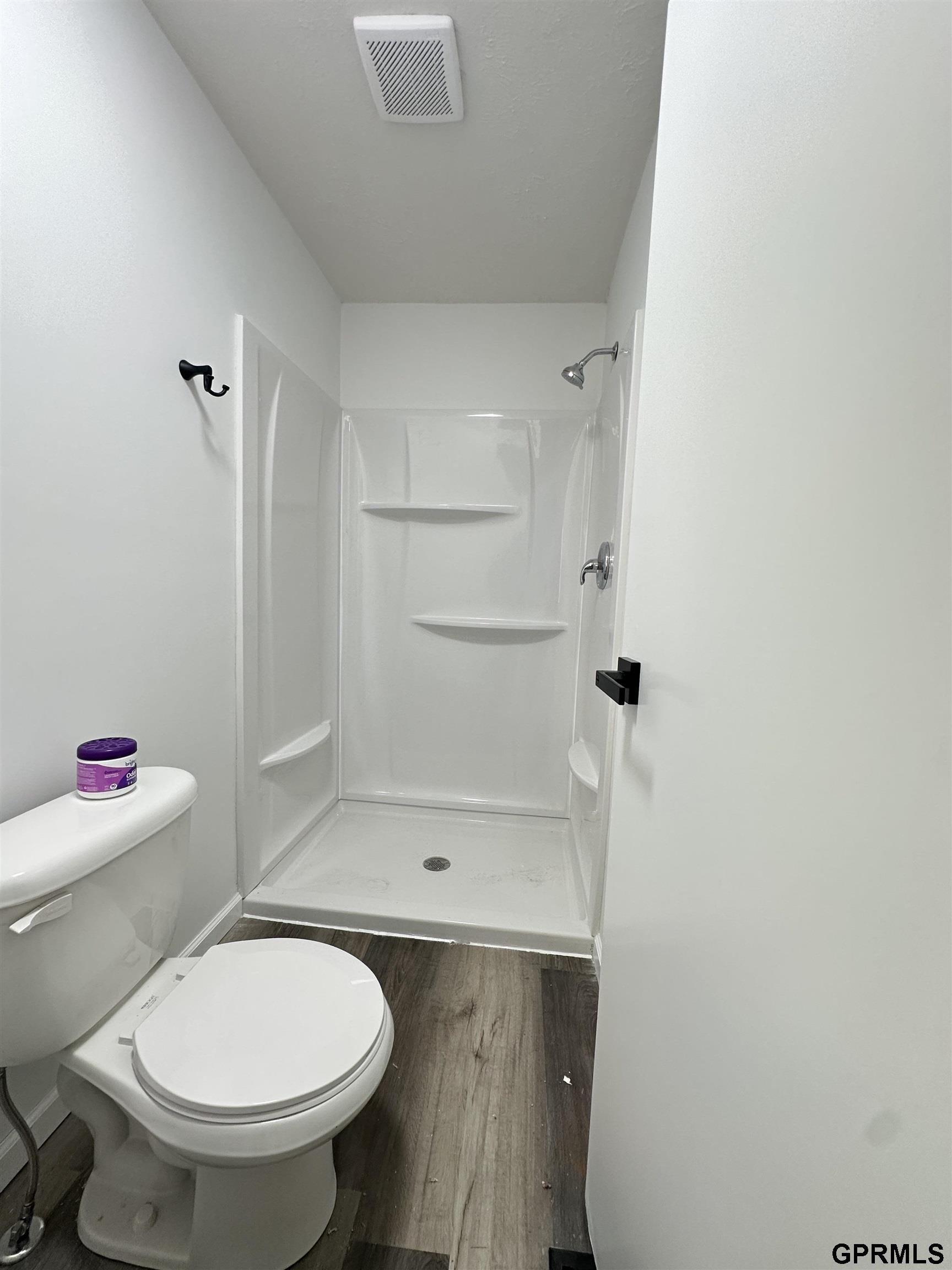 123 Grand Street, Greenwood, NE, 68366