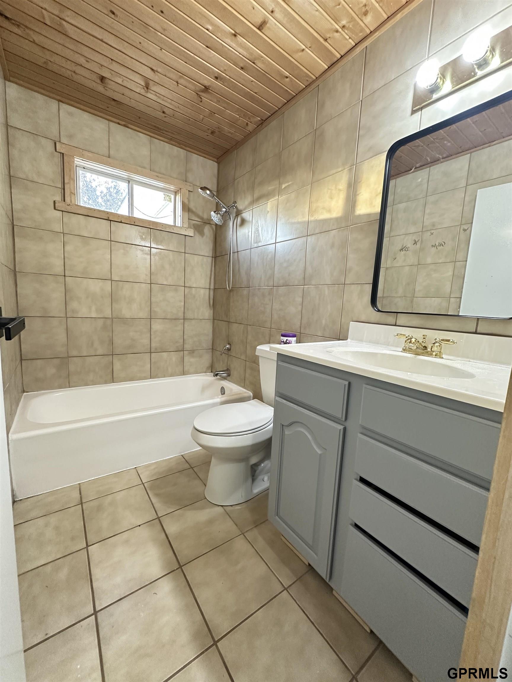 123 Grand Street, Greenwood, NE, 68366