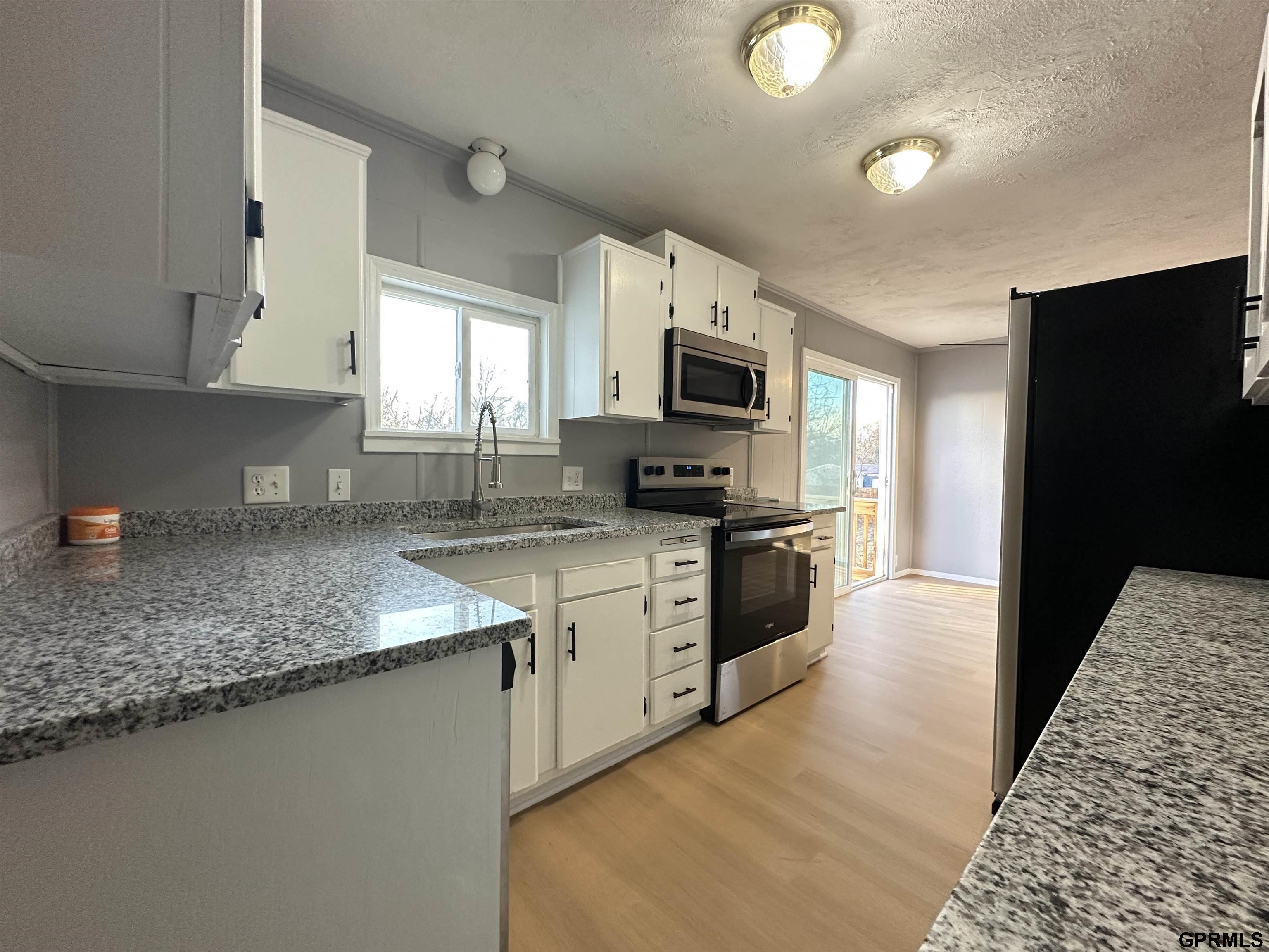 123 Grand Street, Greenwood, NE, 68366