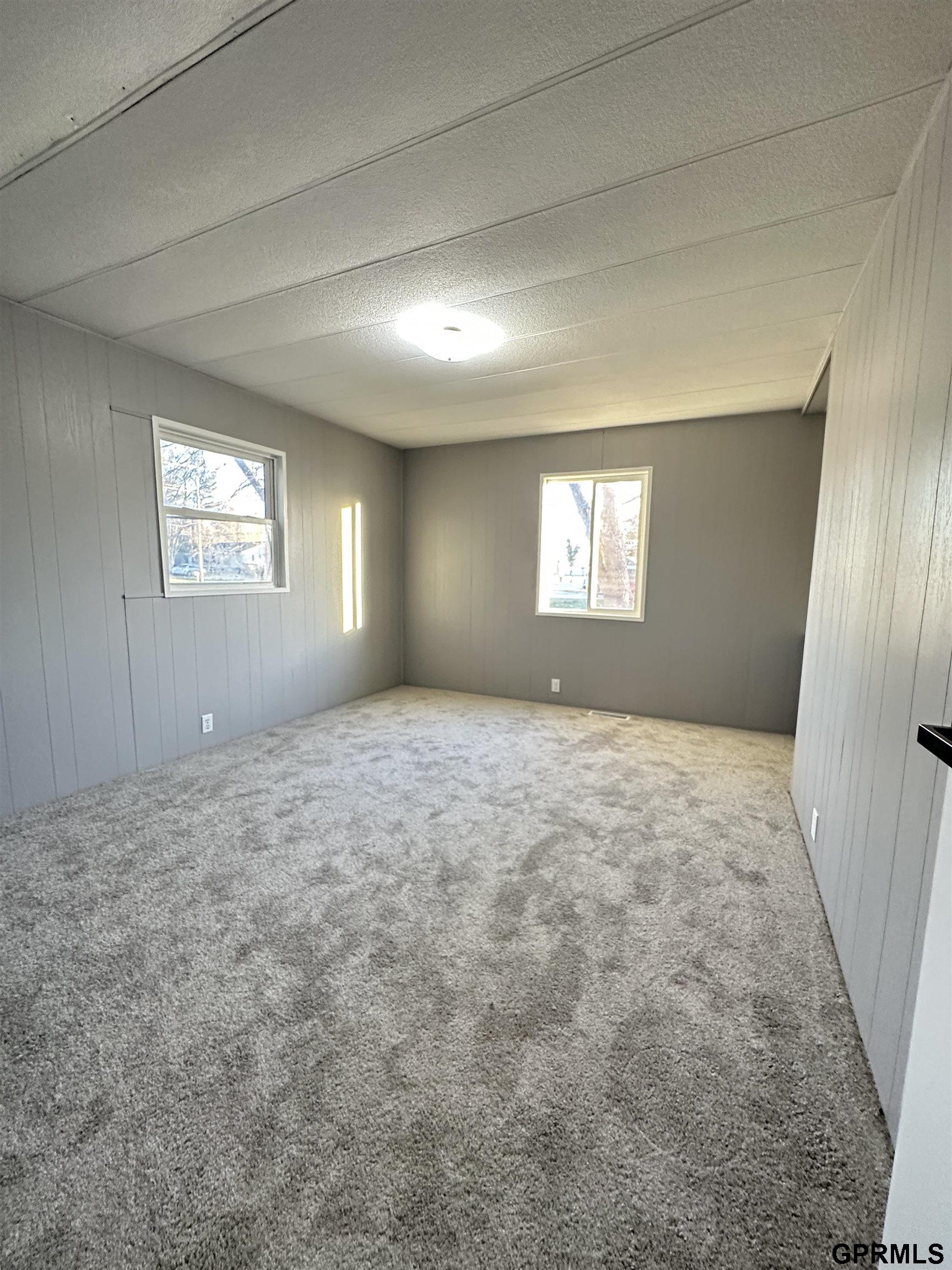 123 Grand Street, Greenwood, NE, 68366